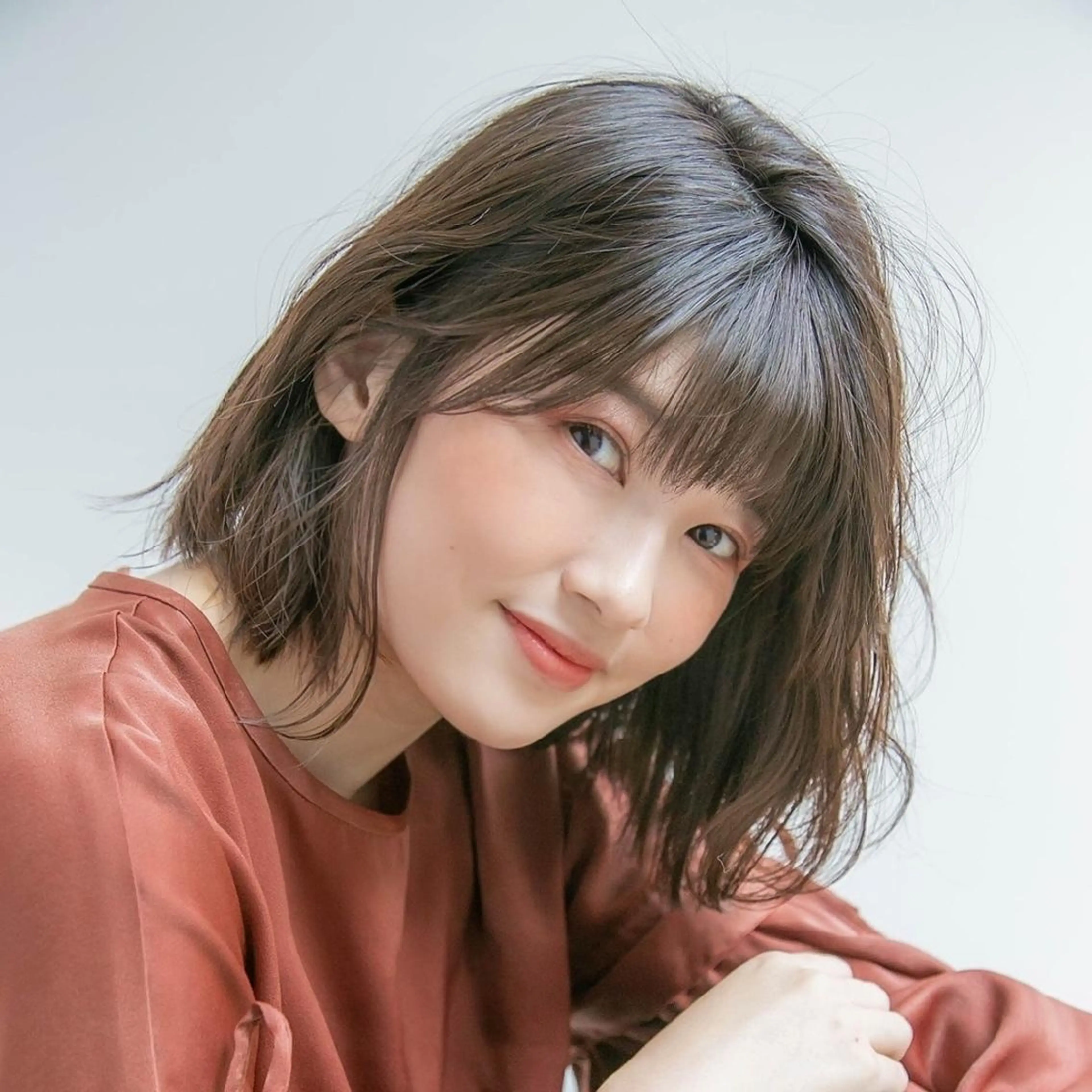 ミディアム カット ヘアカラー トリートメント 縮毛矯正/レイヤー 💎やまもとちひろのヘアスタイル