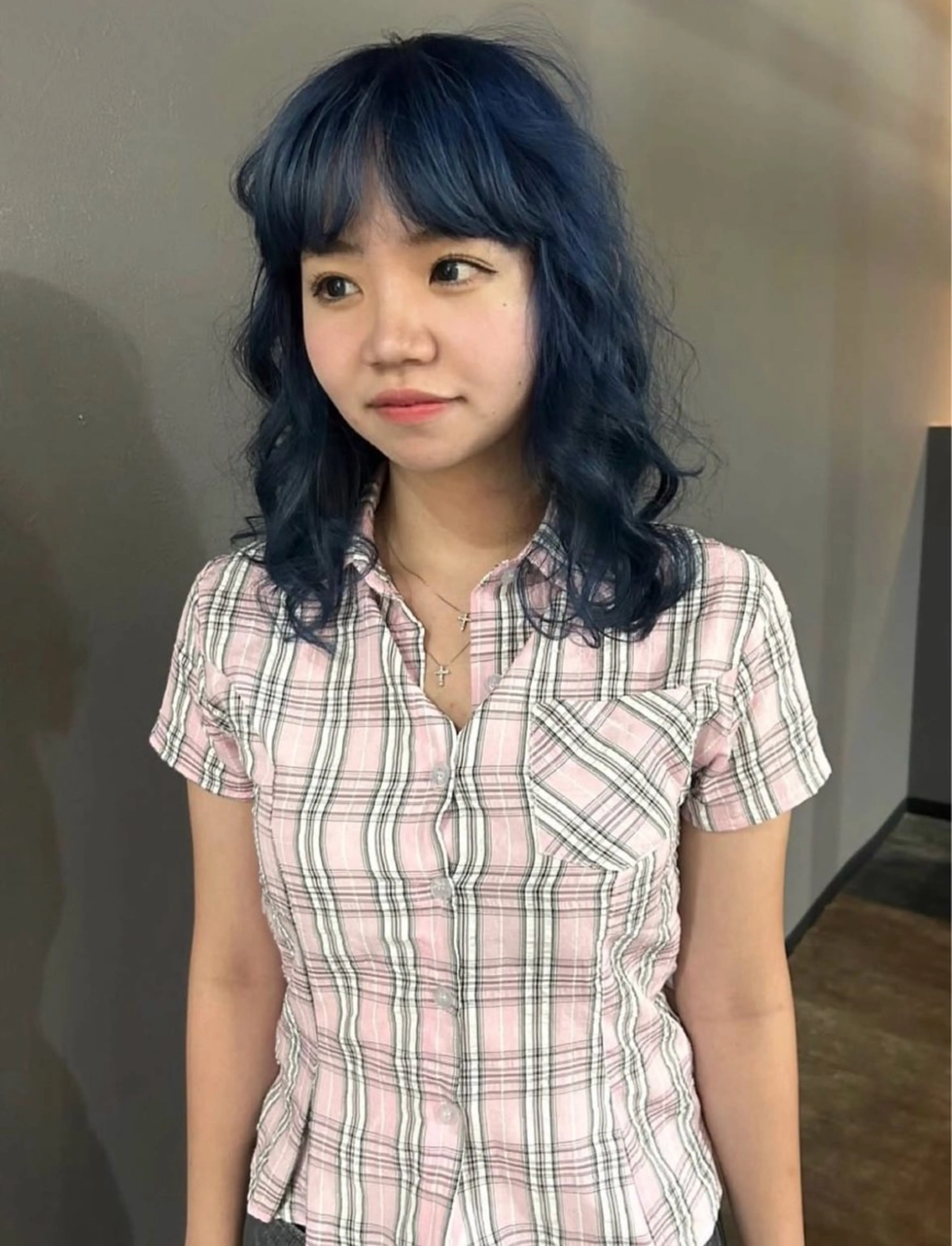 カラー MI KUのヘアスタイル