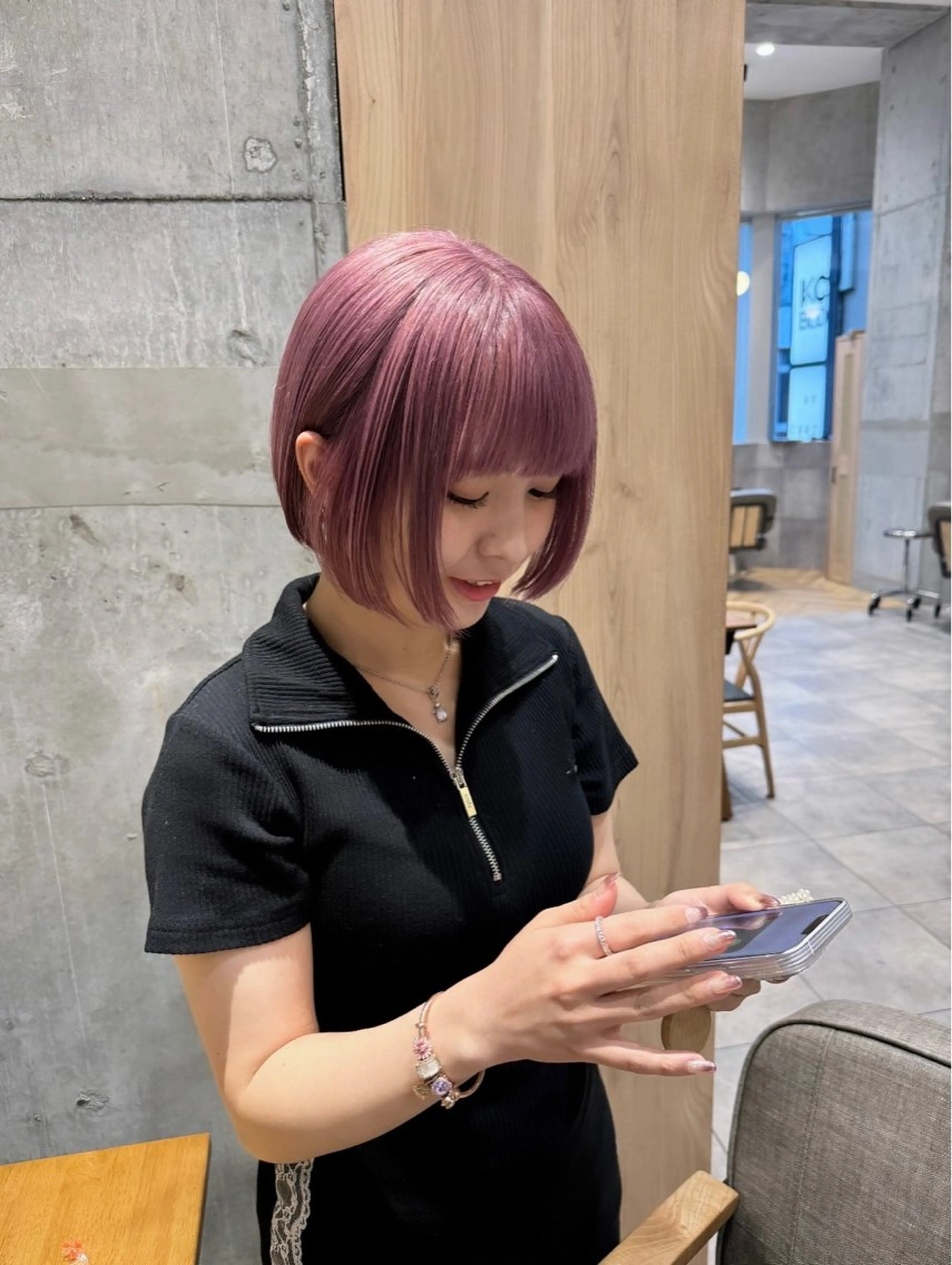 ショート カラー ヘアアレンジ mina 🐈‍⬛ ラフな似合わせヘアのヘアスタイル