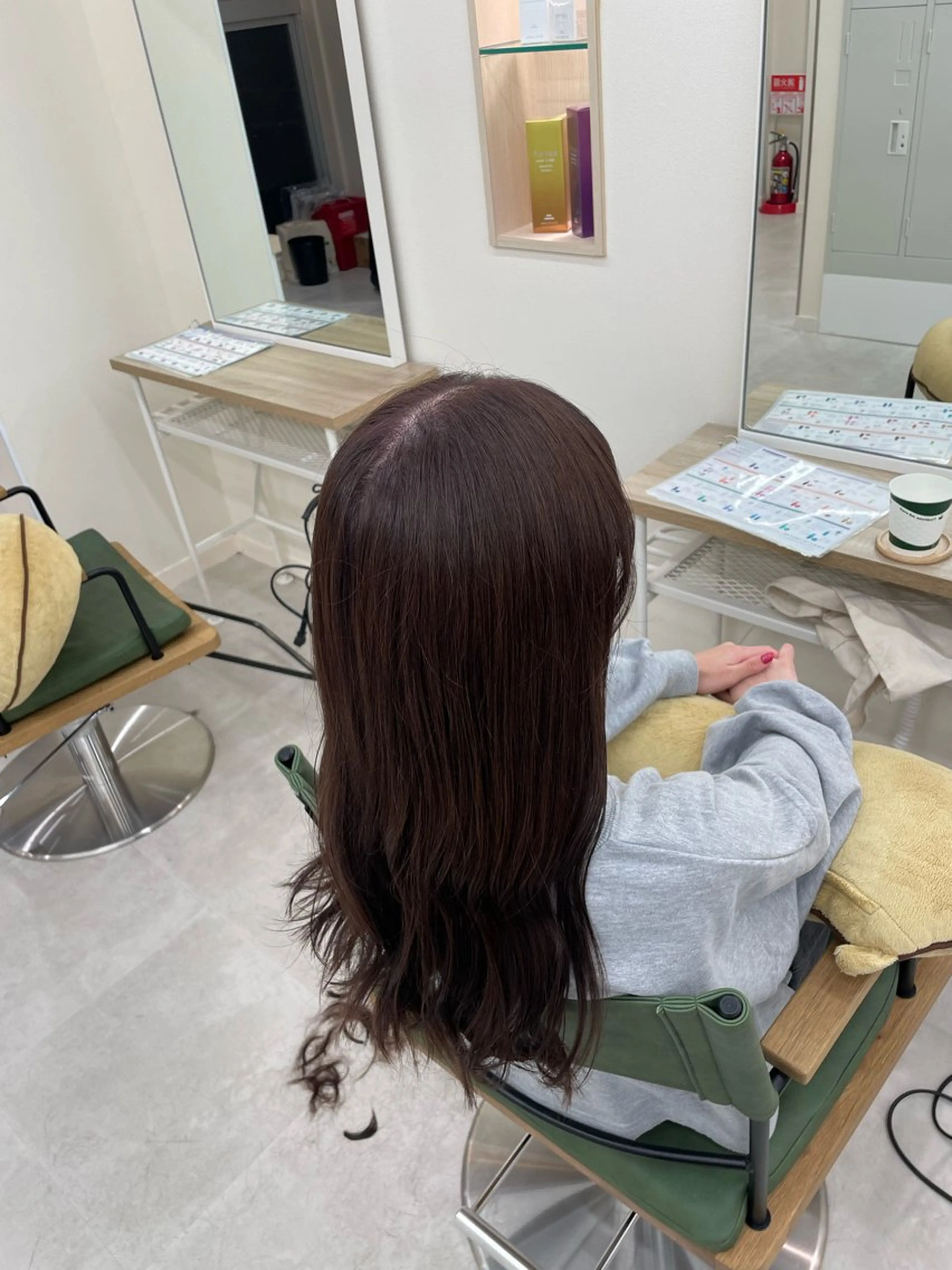 ロング カラー カット ヘアカラー トリートメント NaVIユウジ 透明感カラーのヘアスタイル