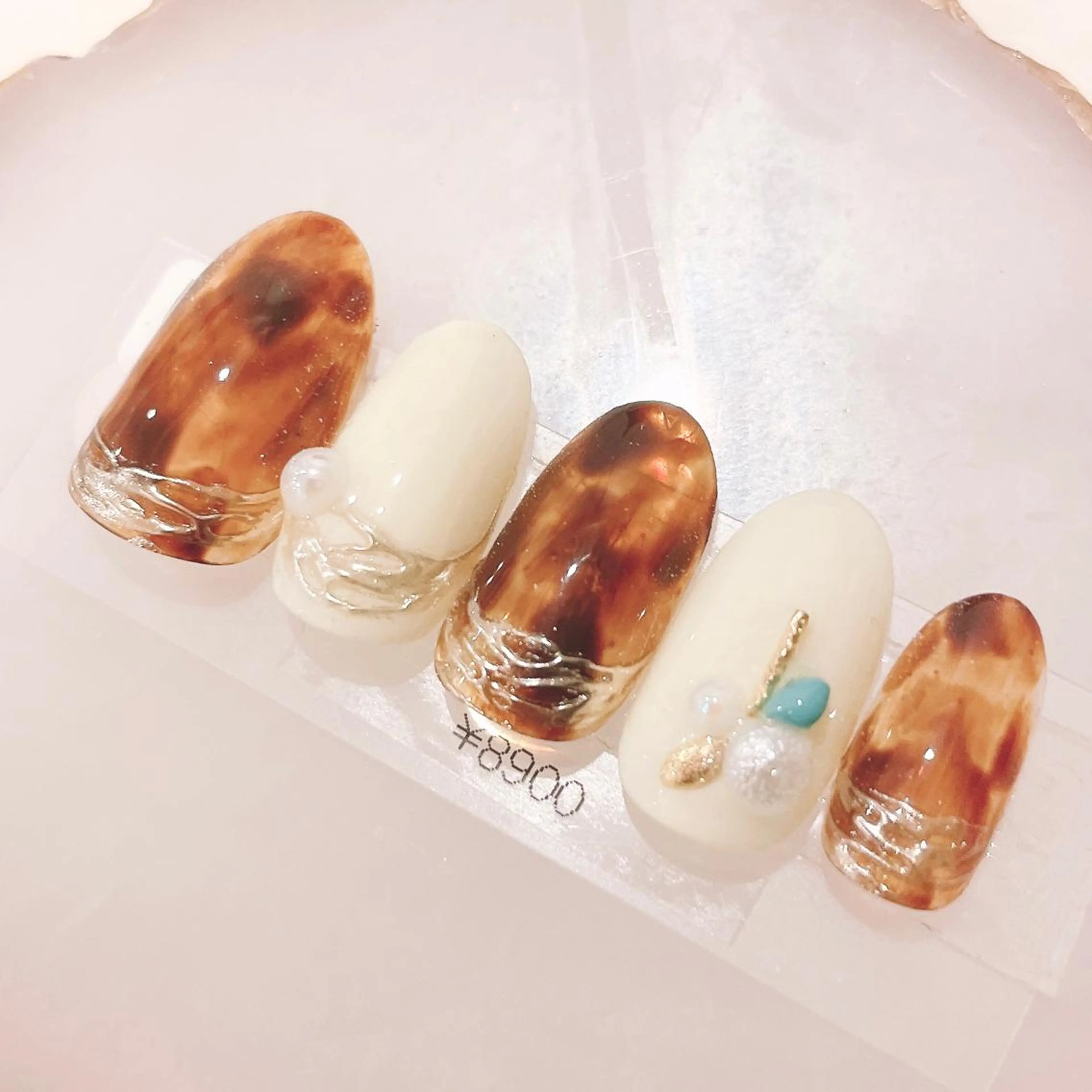 ネイル べっ甲ネイル ハンドネイル CHIARA nailsのネイルデザイン