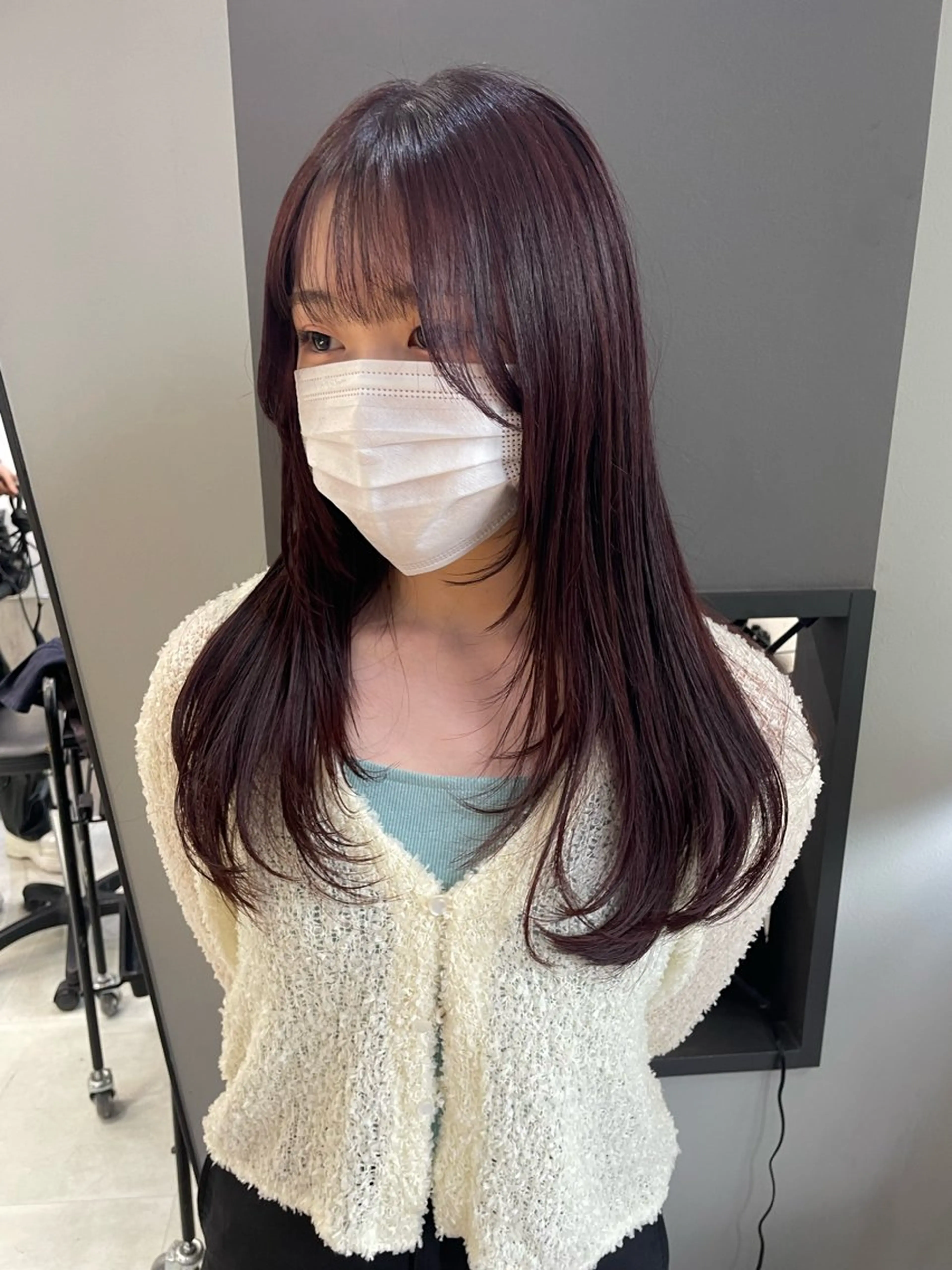 カラー AIRI layer cut hairのヘアスタイル