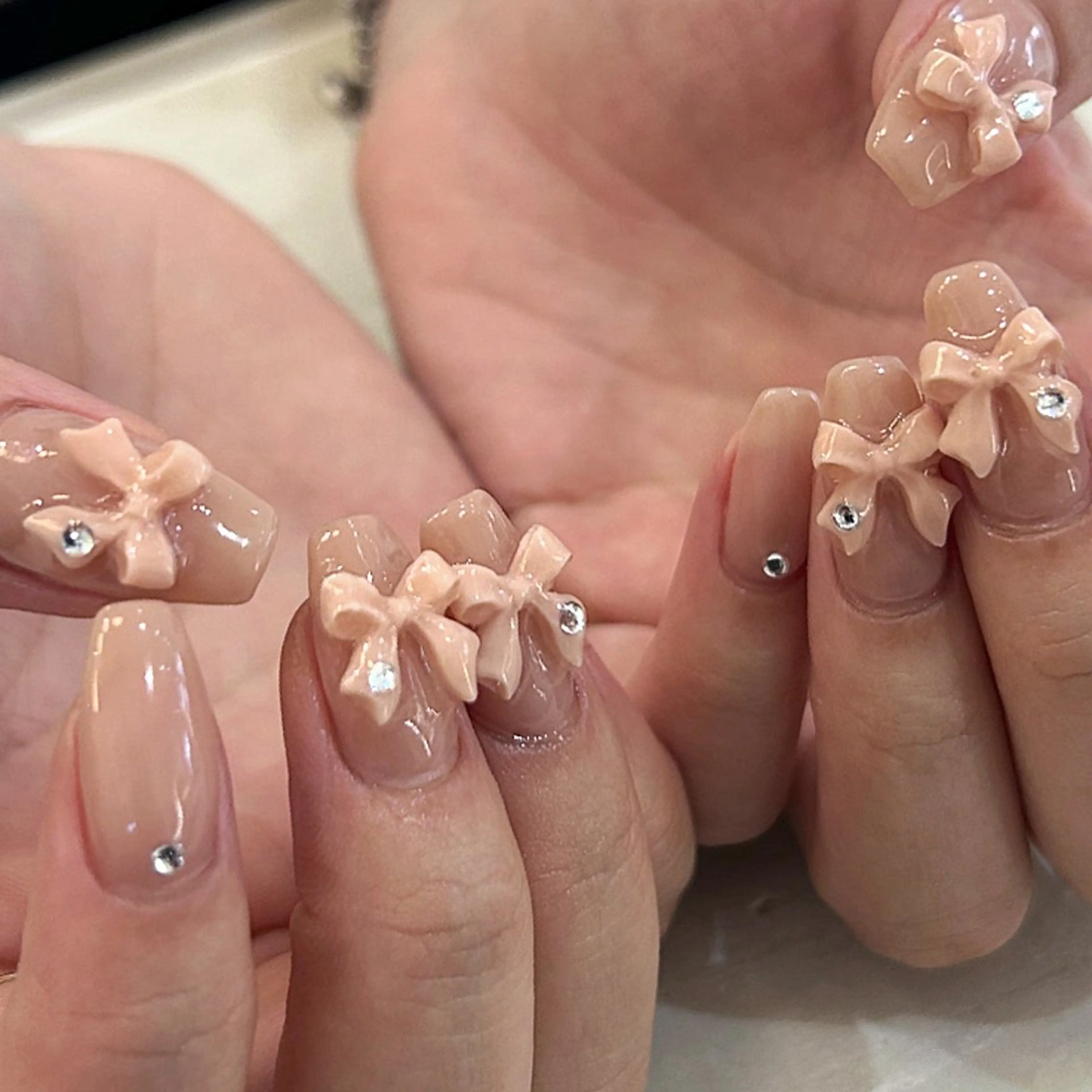 ネイル mikoto 🎀 艶々美フォルムのネイルデザイン