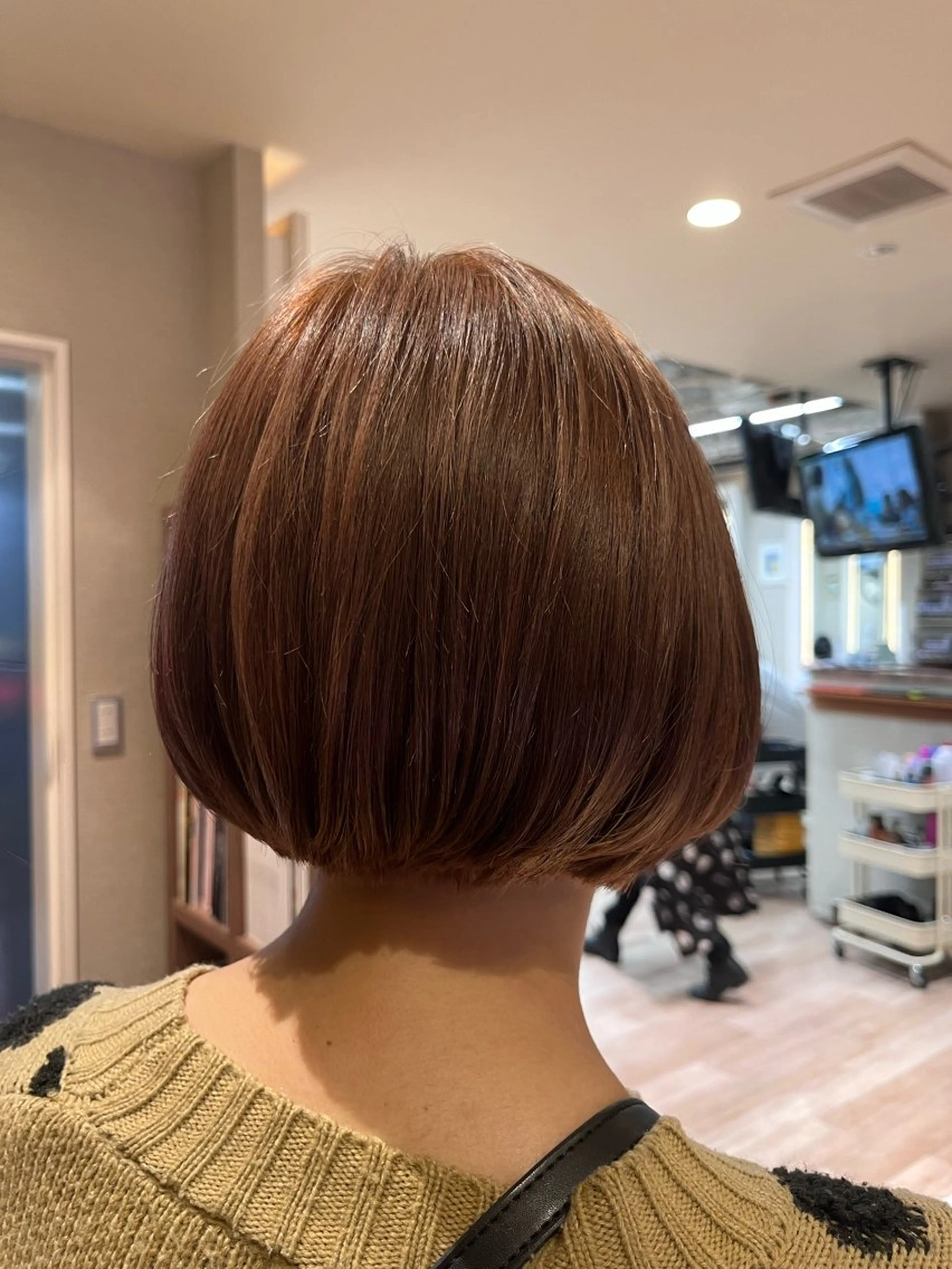 ミディアム カラー ブリーチ ボブ 卒業式のヘアスタイル dogstar小林諒 パーマ/レイヤーのヘアスタイル