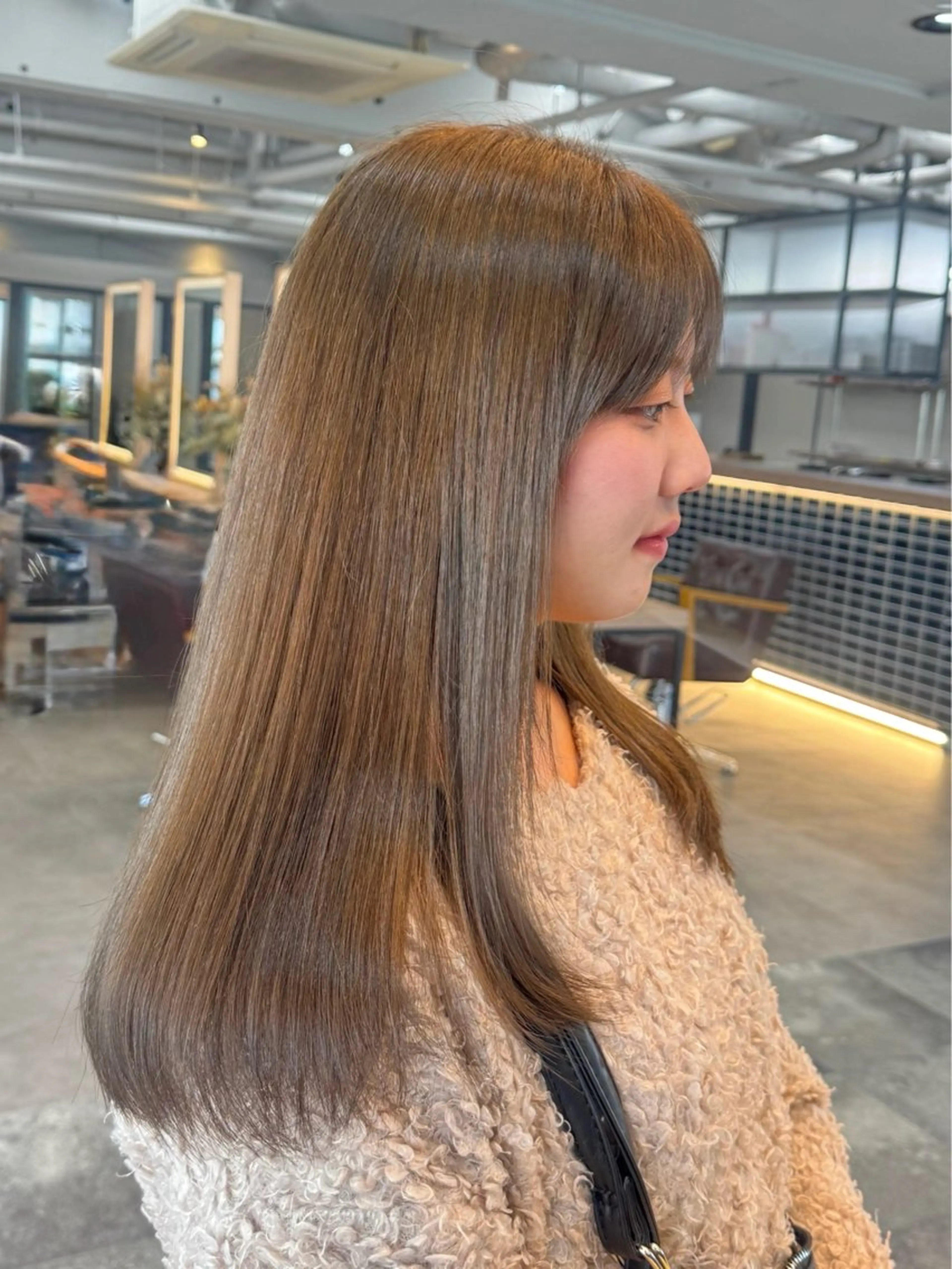 セミロング カラー ベージュカラー ブリーチ 透明感カラー ダブルカラー モカベージュ カット ヘアカラー 髪質改善/レイヤー/ 🐣kokoro🌸のヘアスタイル