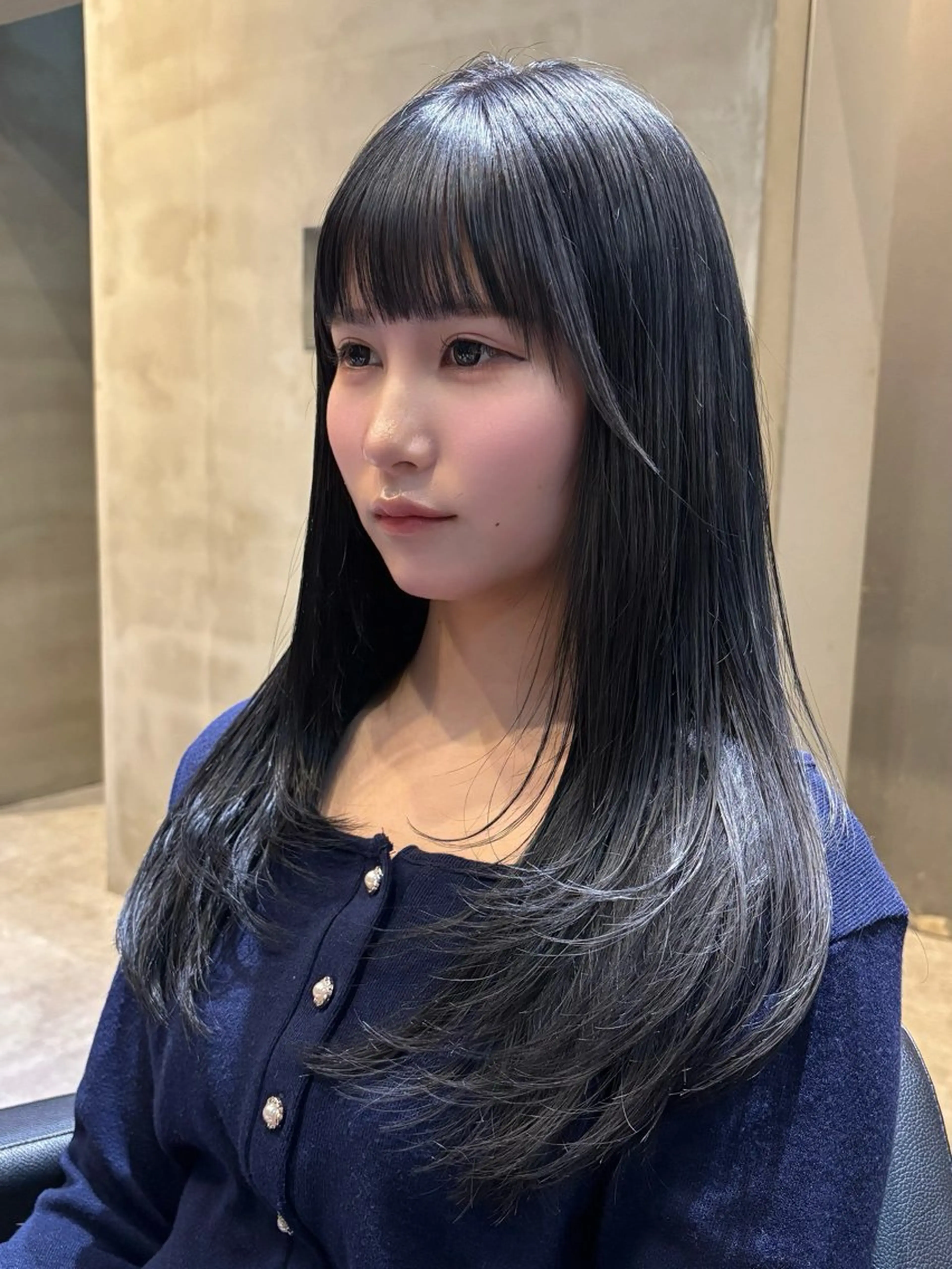 セミロング レイヤーカット 川野 百恵のヘアスタイル