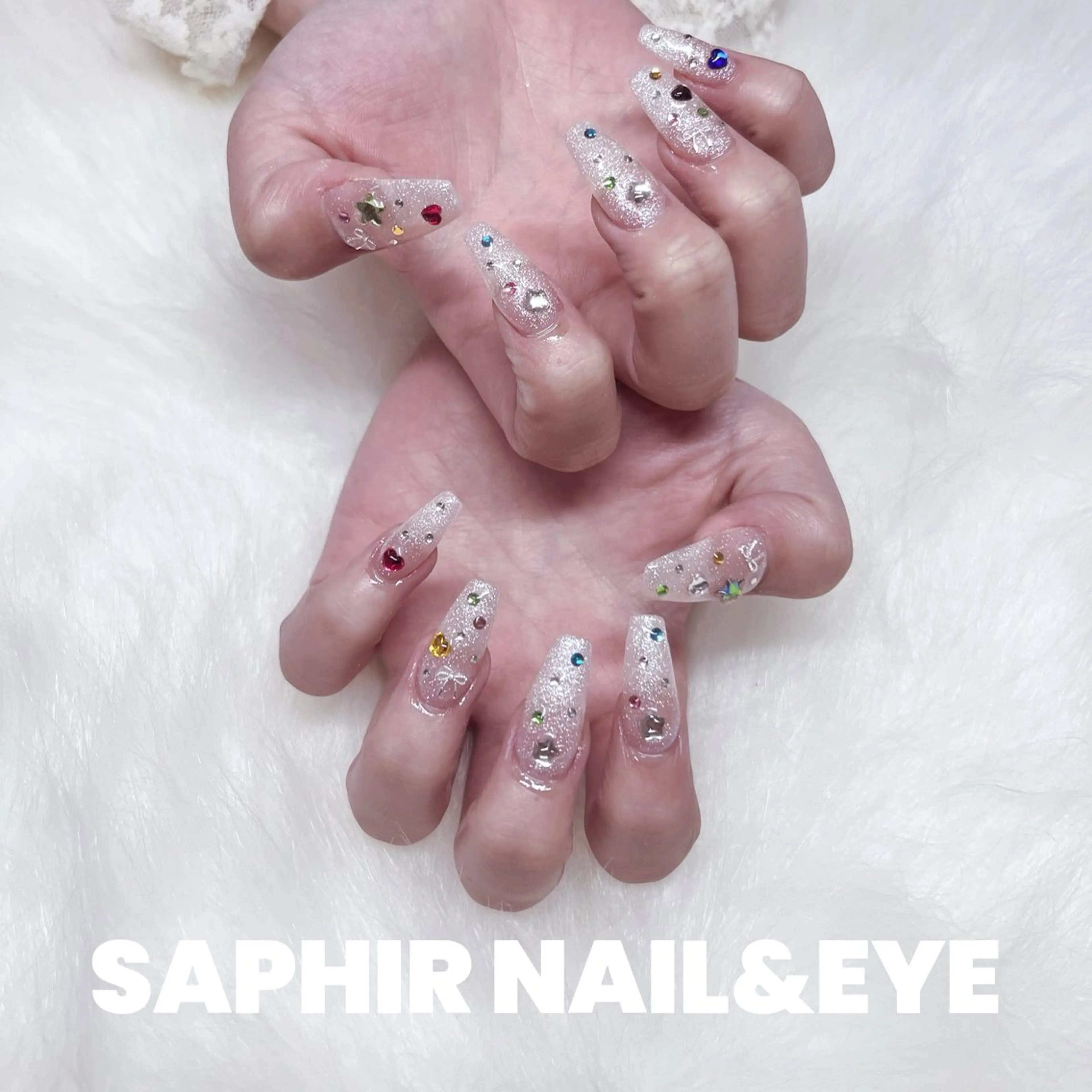 ネイル キラキラネイル ストーンネイル ハンドネイル ハンドケア SAPHIR SATSUKIのネイルデザイン