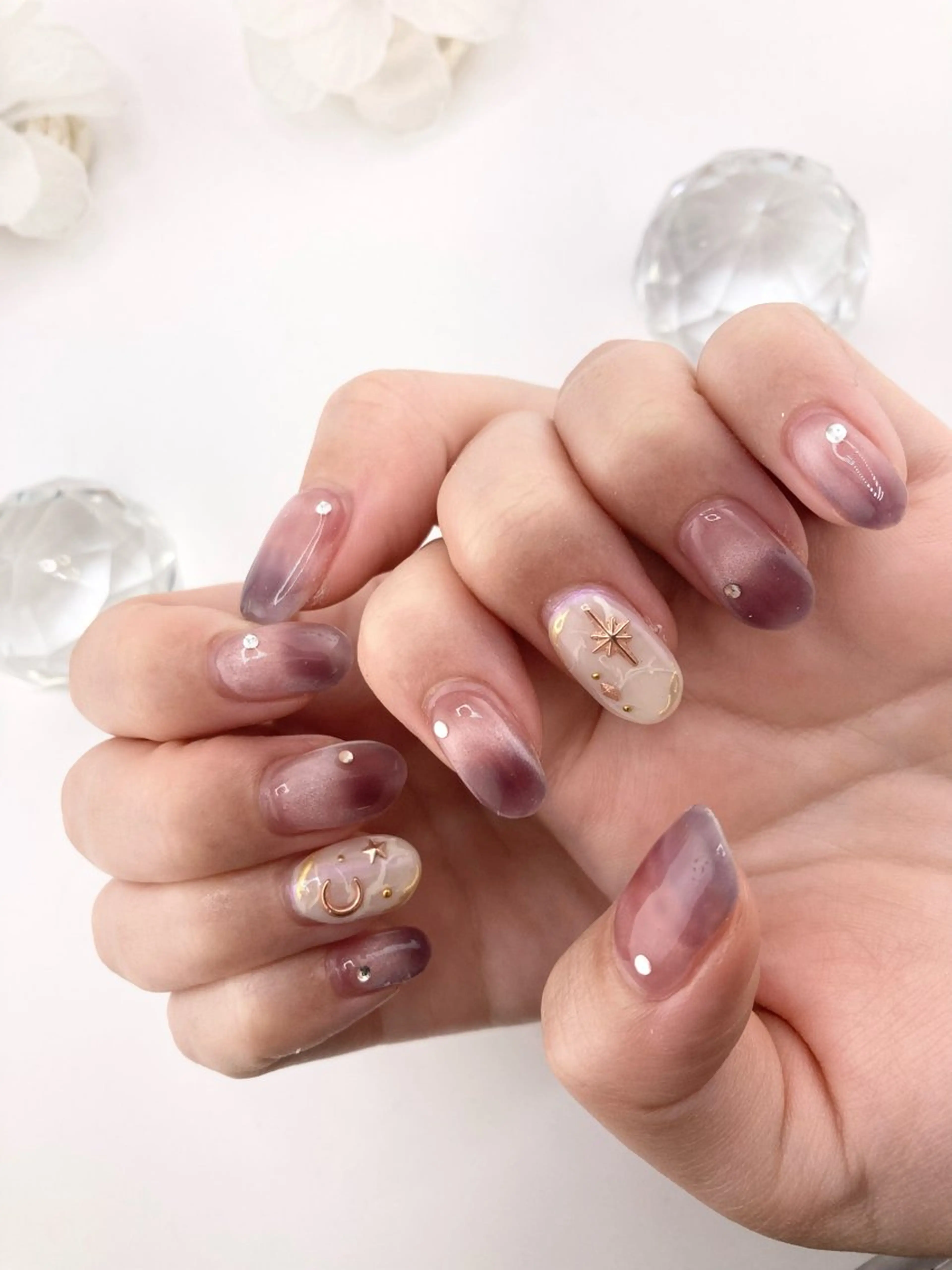 ミディアム ハンドネイル RISA nail gleeのネイルデザイン