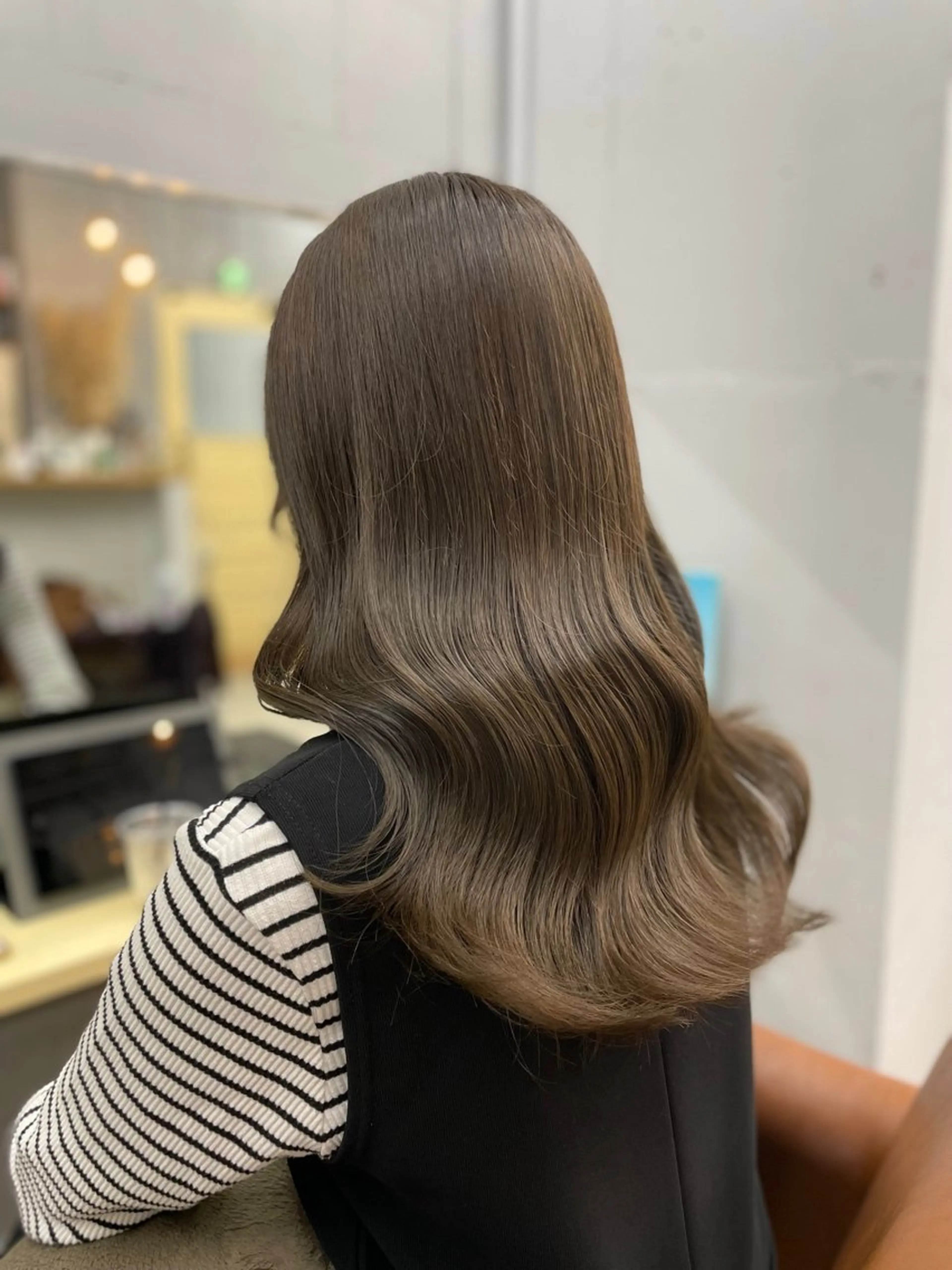 ロング カラー ベージュカラー オリーブベージュ ヘアカラー トリートメント wehlen_ keisukeのヘアスタイル