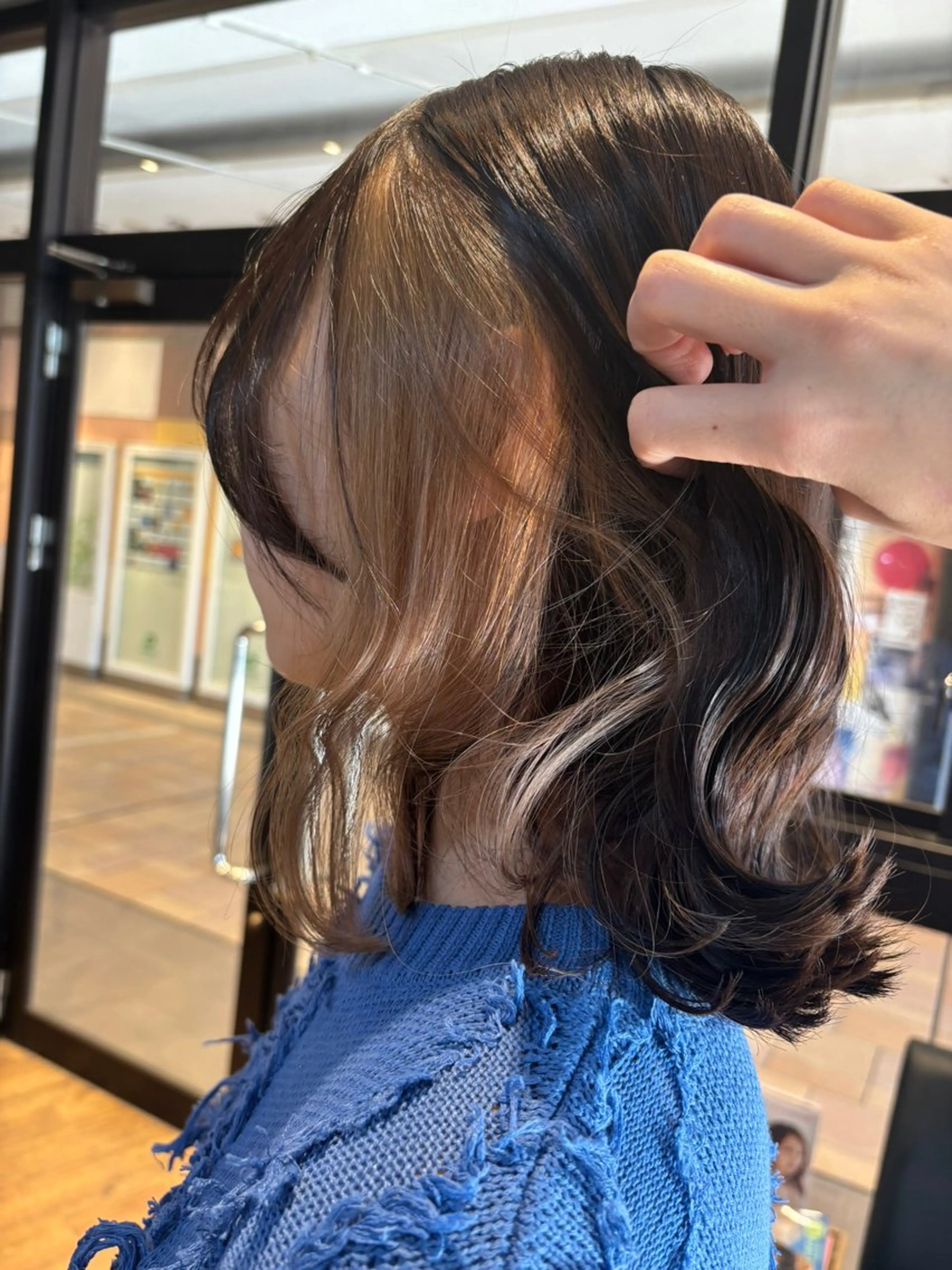 ミディアム カラー ブリーチ インナーカラー 顔周りカット 🎀ワンレンボブ🎀 ワンカラー　あゆみのヘアスタイル