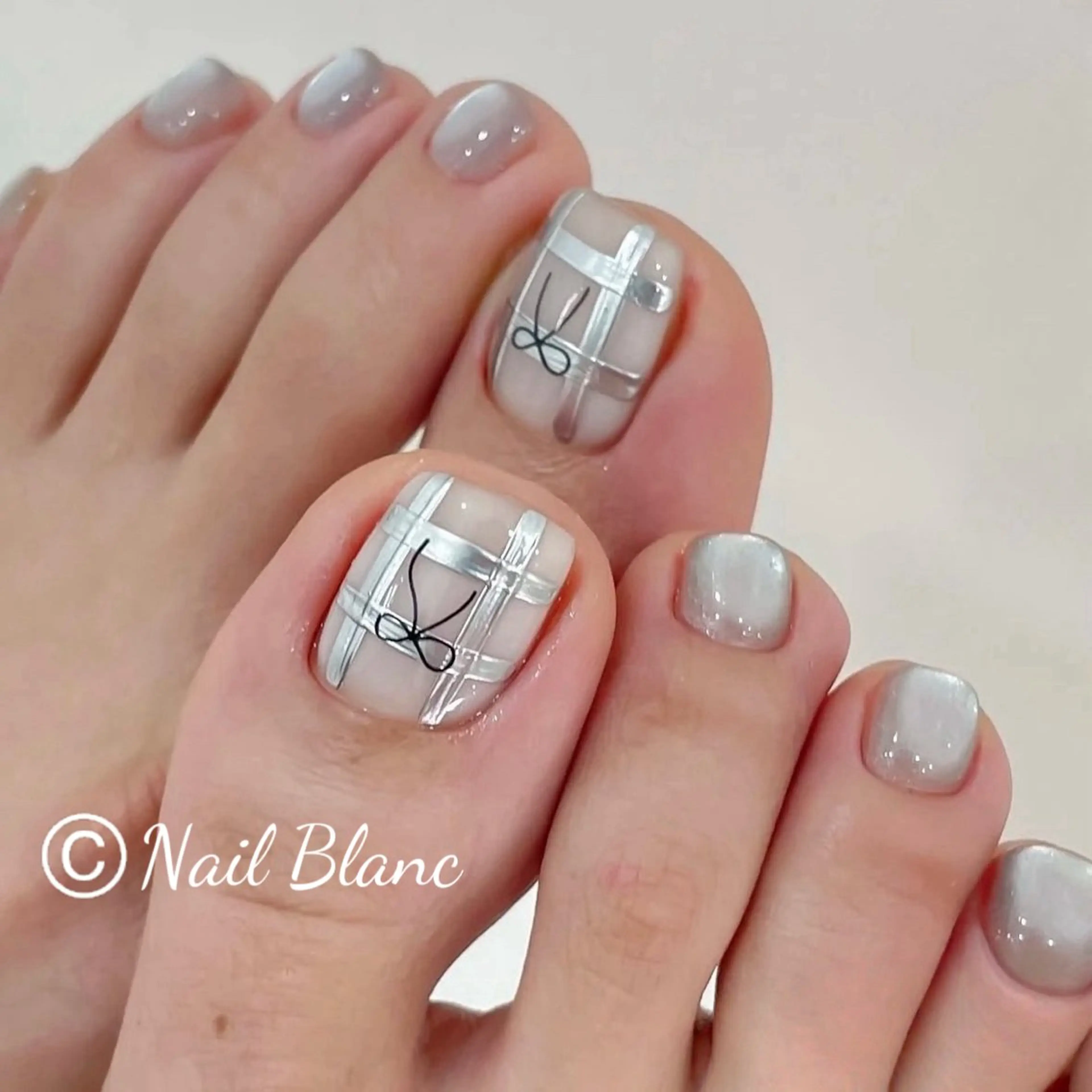 ネイル フットネイル Kurehashi Yui🧸のネイルデザイン