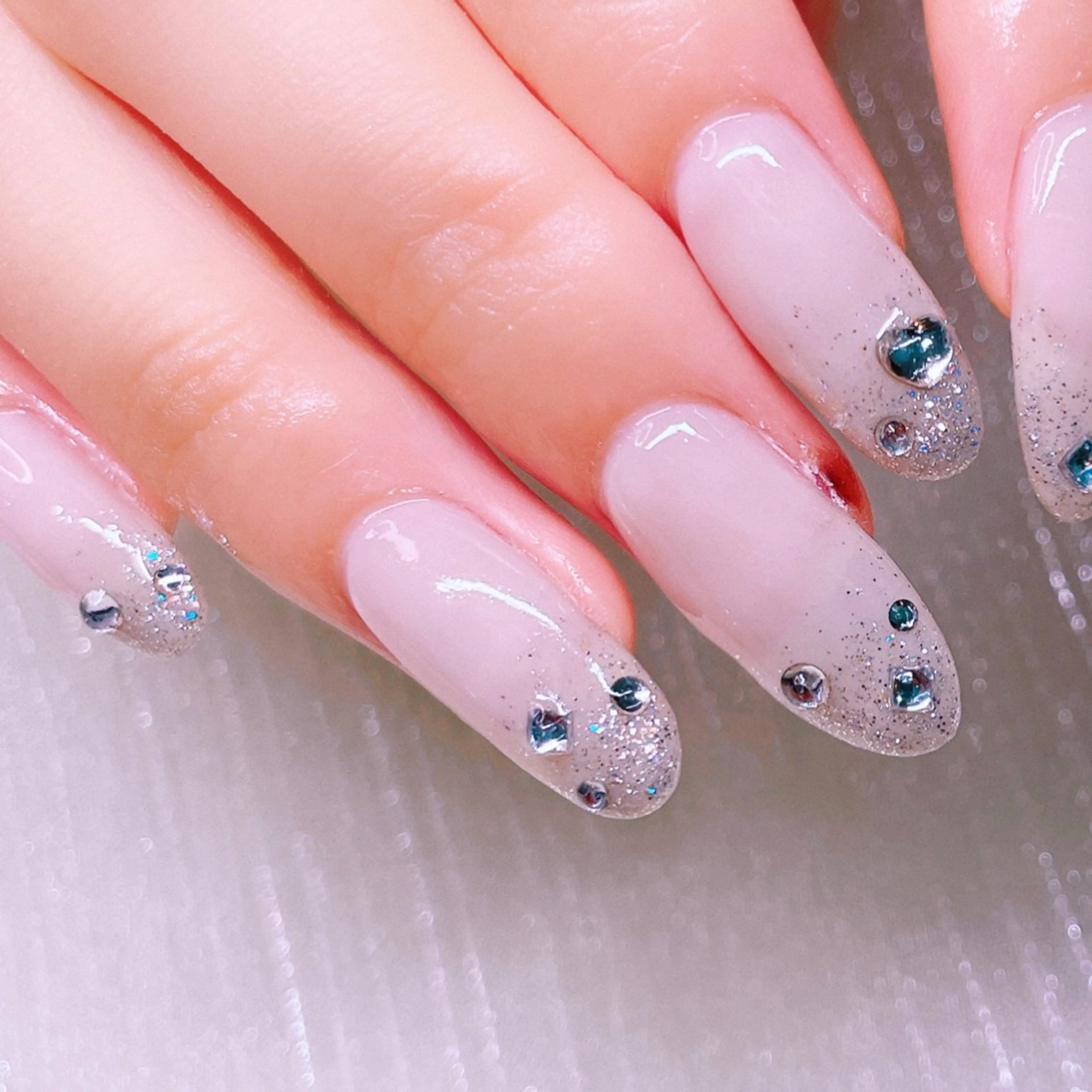 ネイル 長さ出し ストーンネイル ハンドネイル Nailist suzuのネイルデザイン