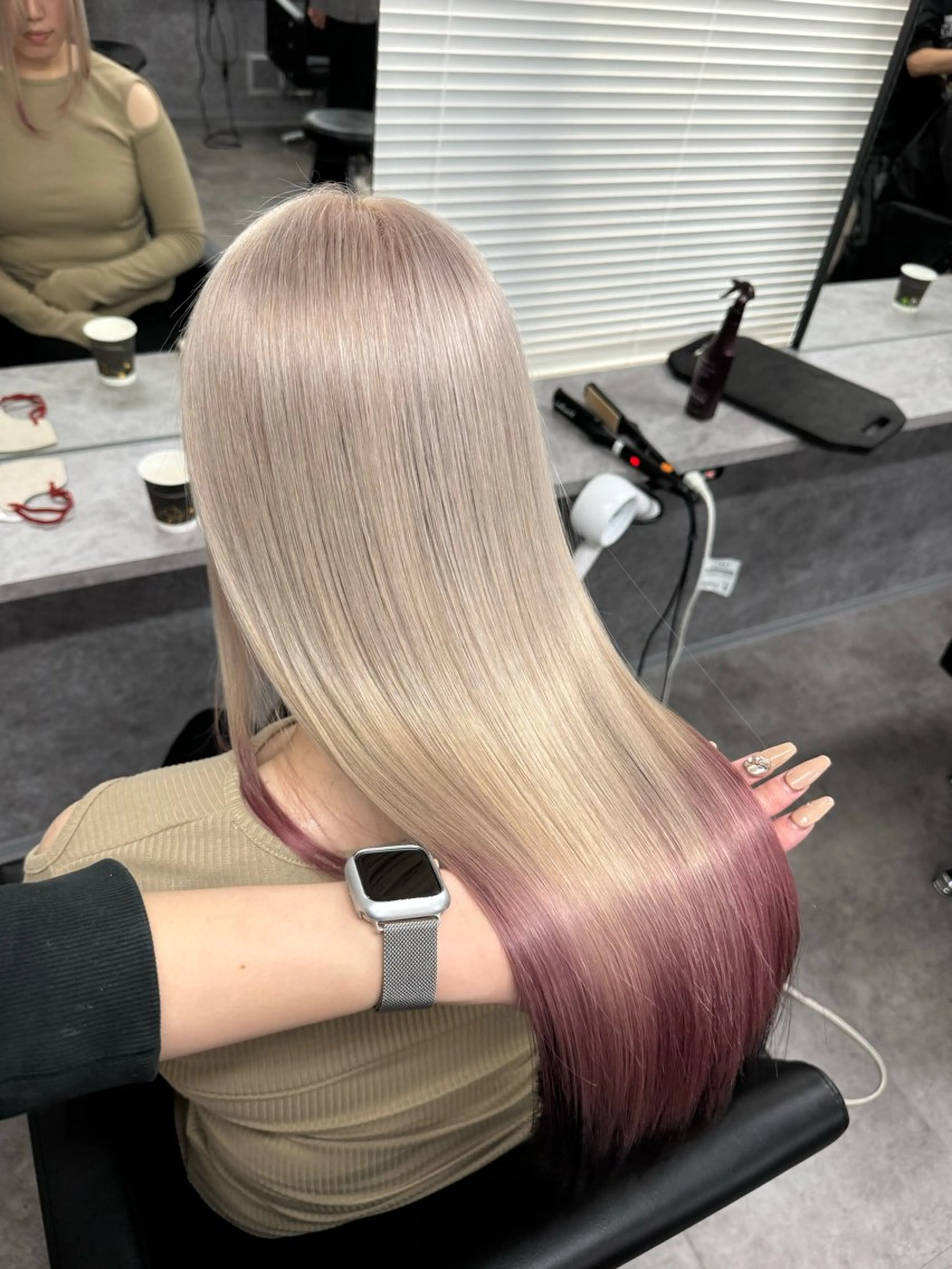 ロング カラー ヘアカラー トリートメント 透明感/ 艶ハイトーン/梨桜のヘアスタイル