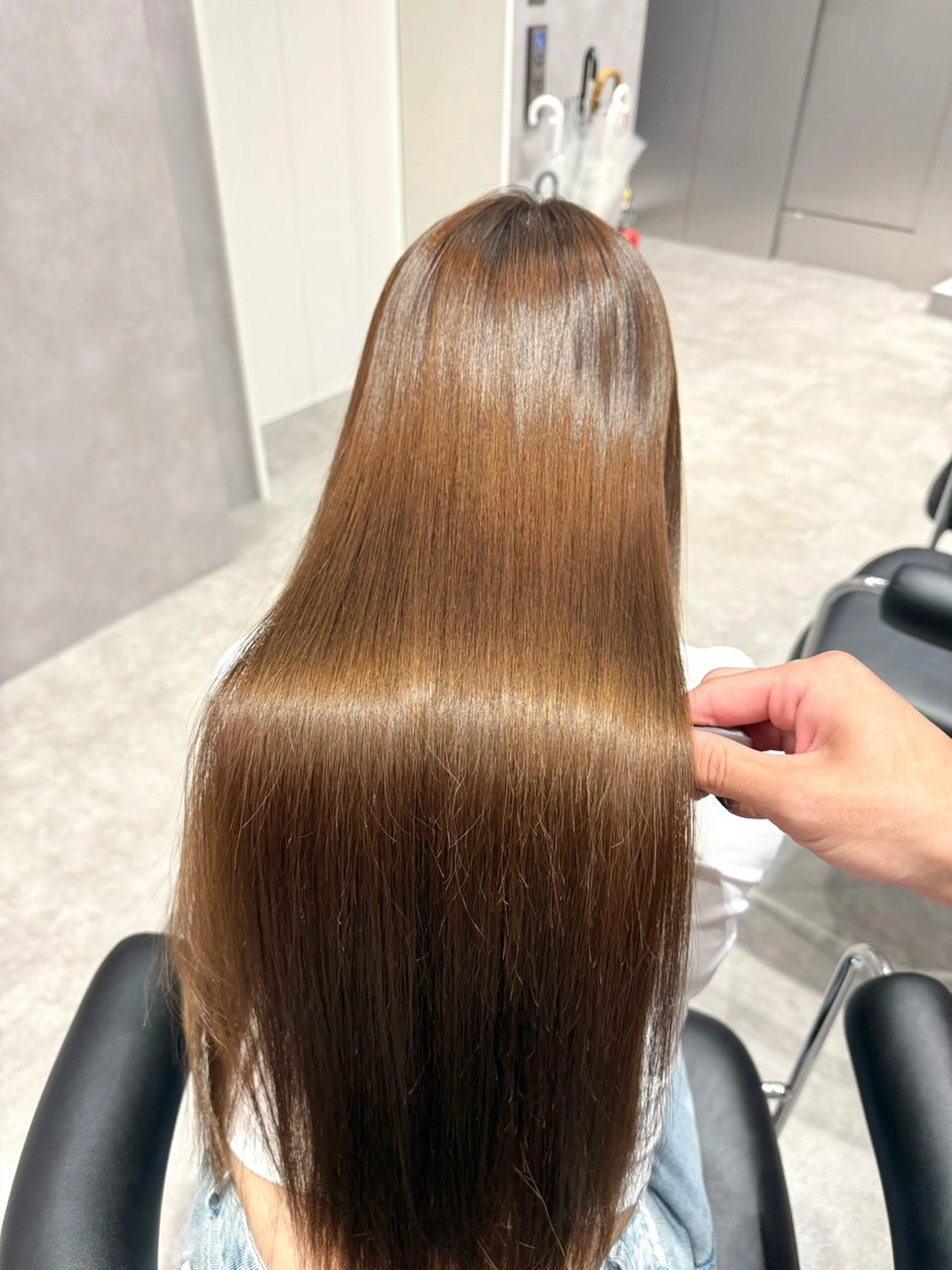 ロング カラー パーマ ヘアアレンジ 髪質改善 縮毛矯正 トリートメント ストレートパーマ 縮毛矯正 トリートメント 縮毛矯正/髪質改善/ ブリーチ毛/木元渓太のヘアスタイル