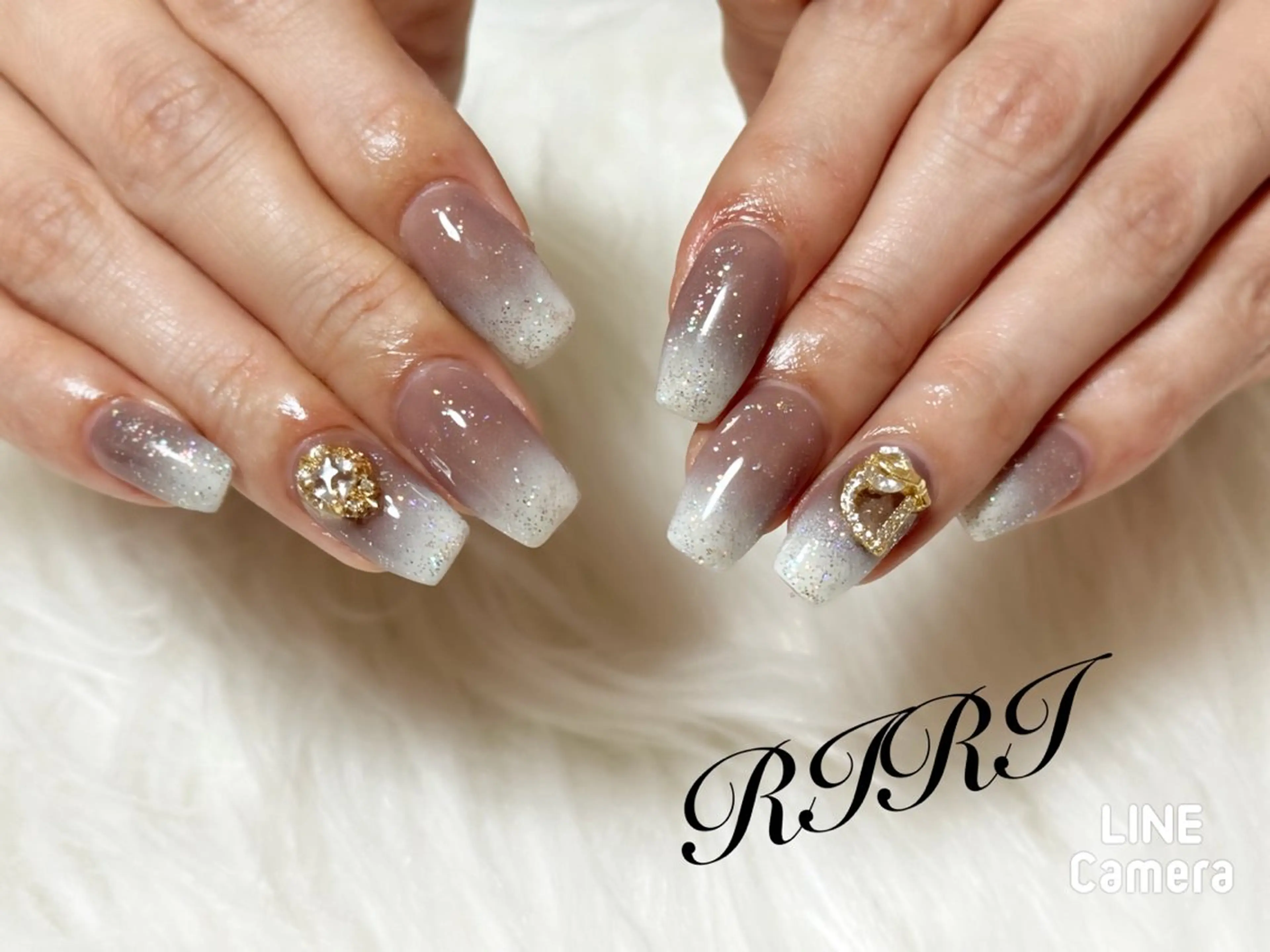 ネイル ジェルネイル グラデーション キラキラネイル 韓国ネイル オフィスネイル ハンドネイル riri オーナーのネイルデザイン