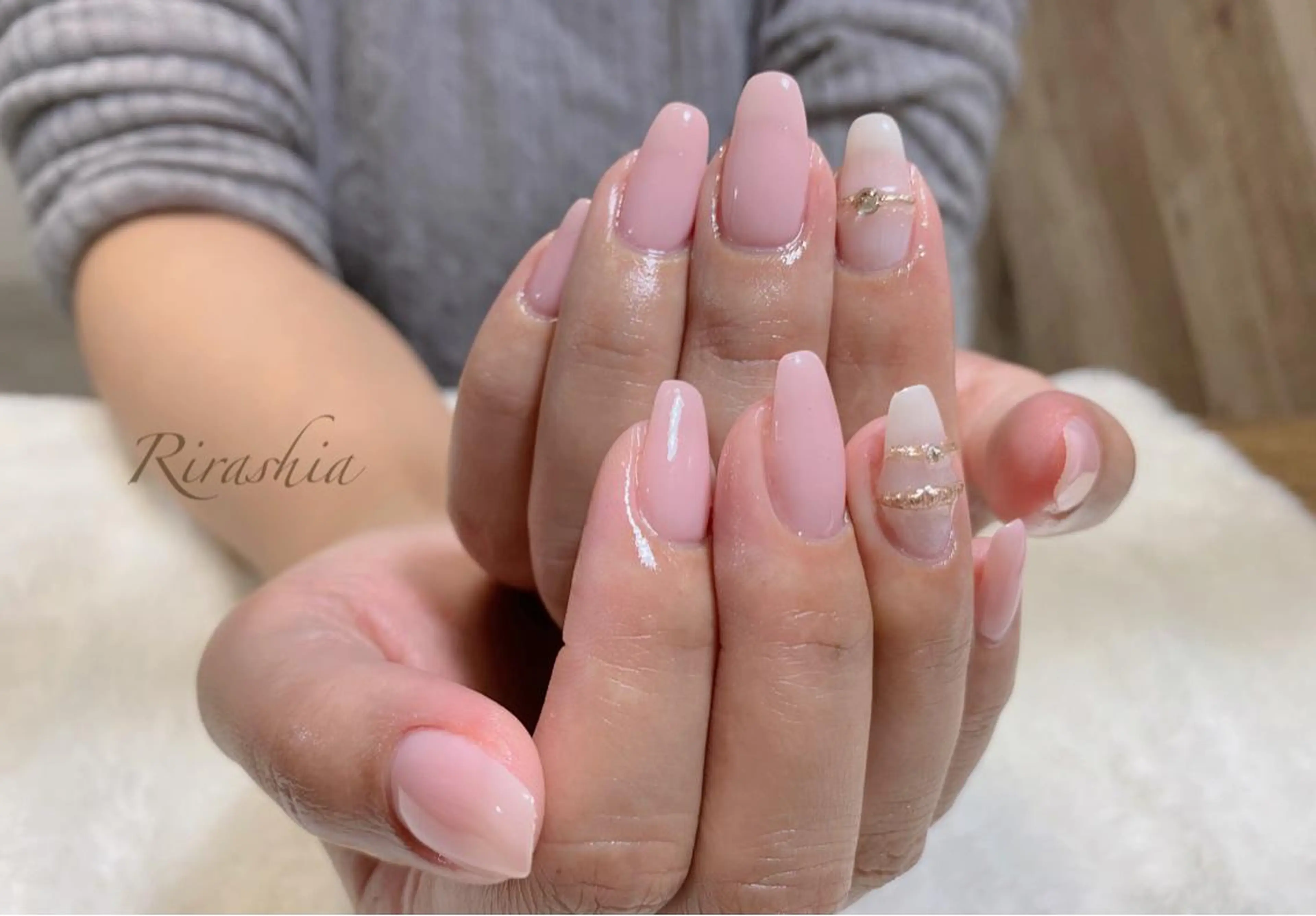 ネイル ストーンネイル ハンドスパ｜ネイル Rirashaのネイルデザイン