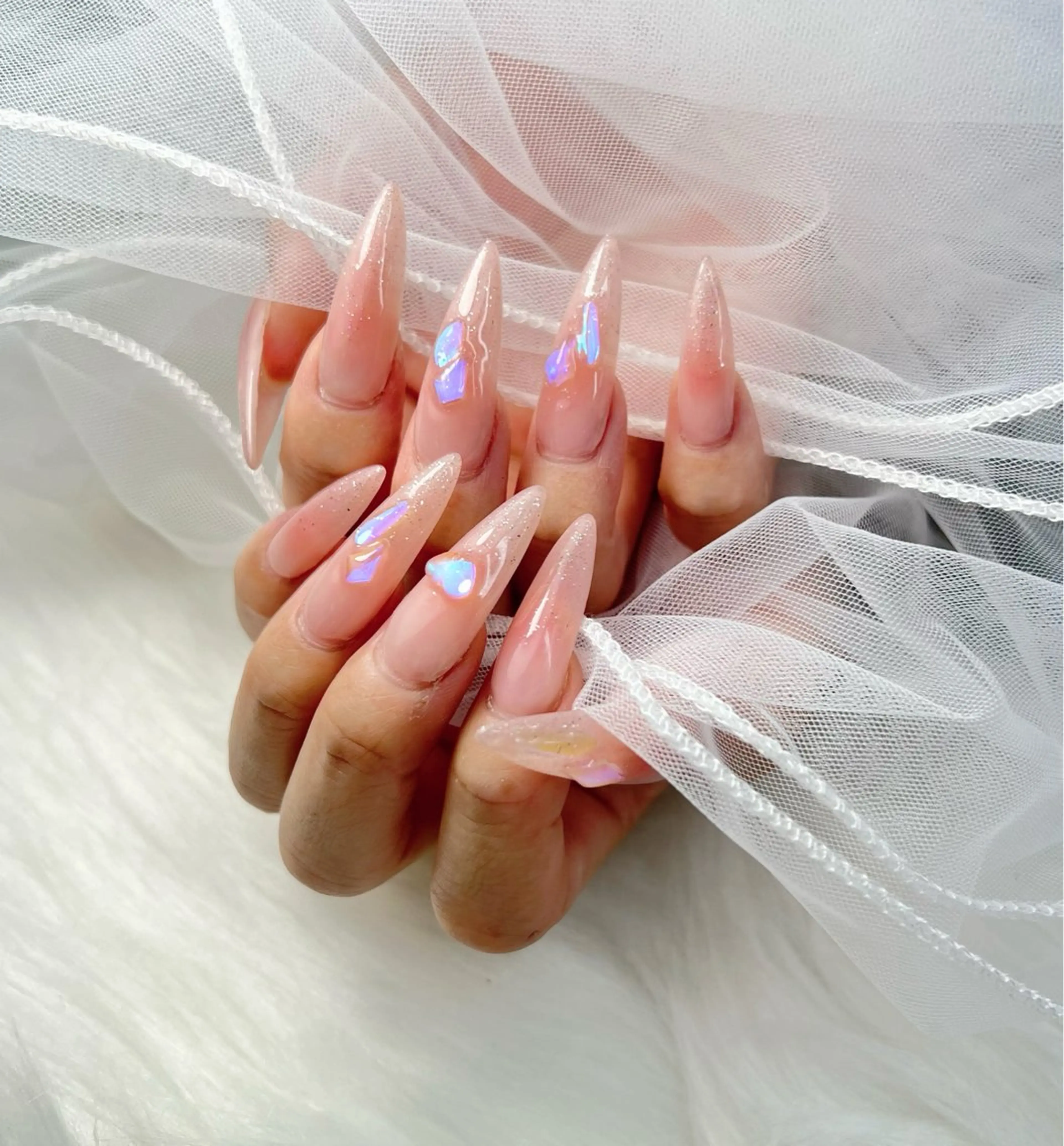 ネイル チークネイル 氷ネイル・うるうるネイル ストーンネイル ハンドネイル Lino+ ネイル&よもぎ蒸しのネイルデザイン