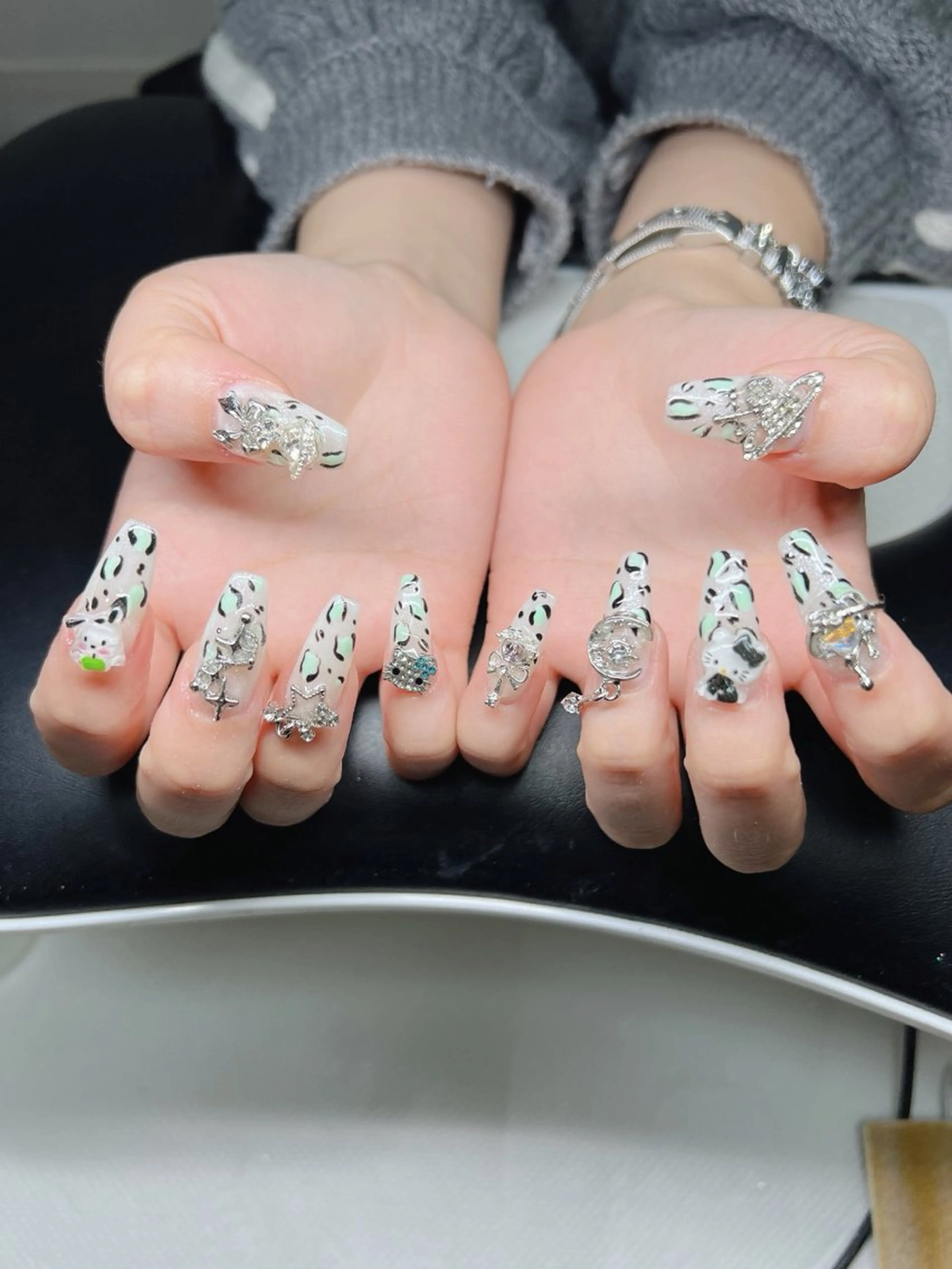 ネイル ハンドネイル Lee Nailsのネイルデザイン