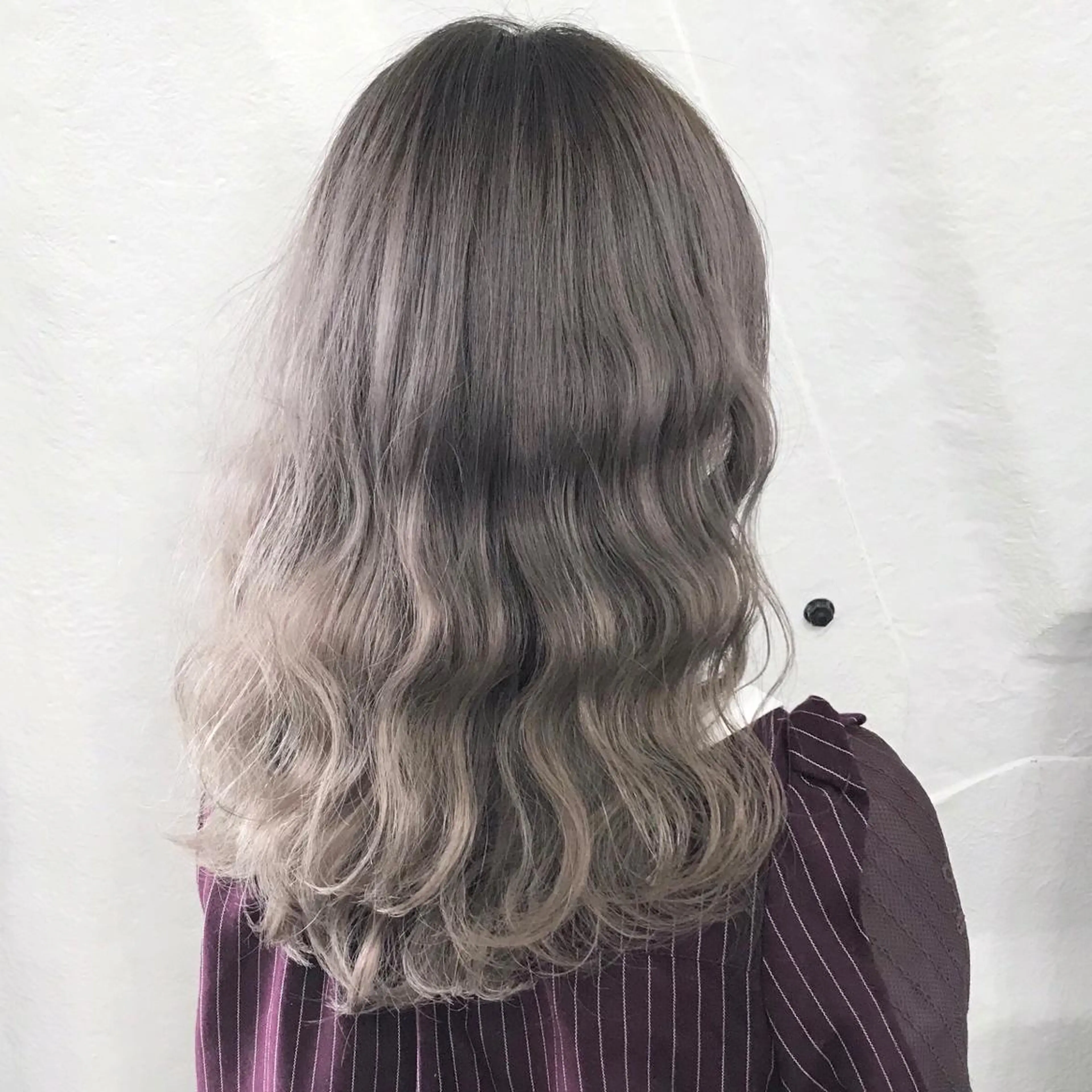 カラー ブリーチ グレージュ サロウィン所属・K-POP好き美容師 🇰🇷Kai.Yのヘアスタイル