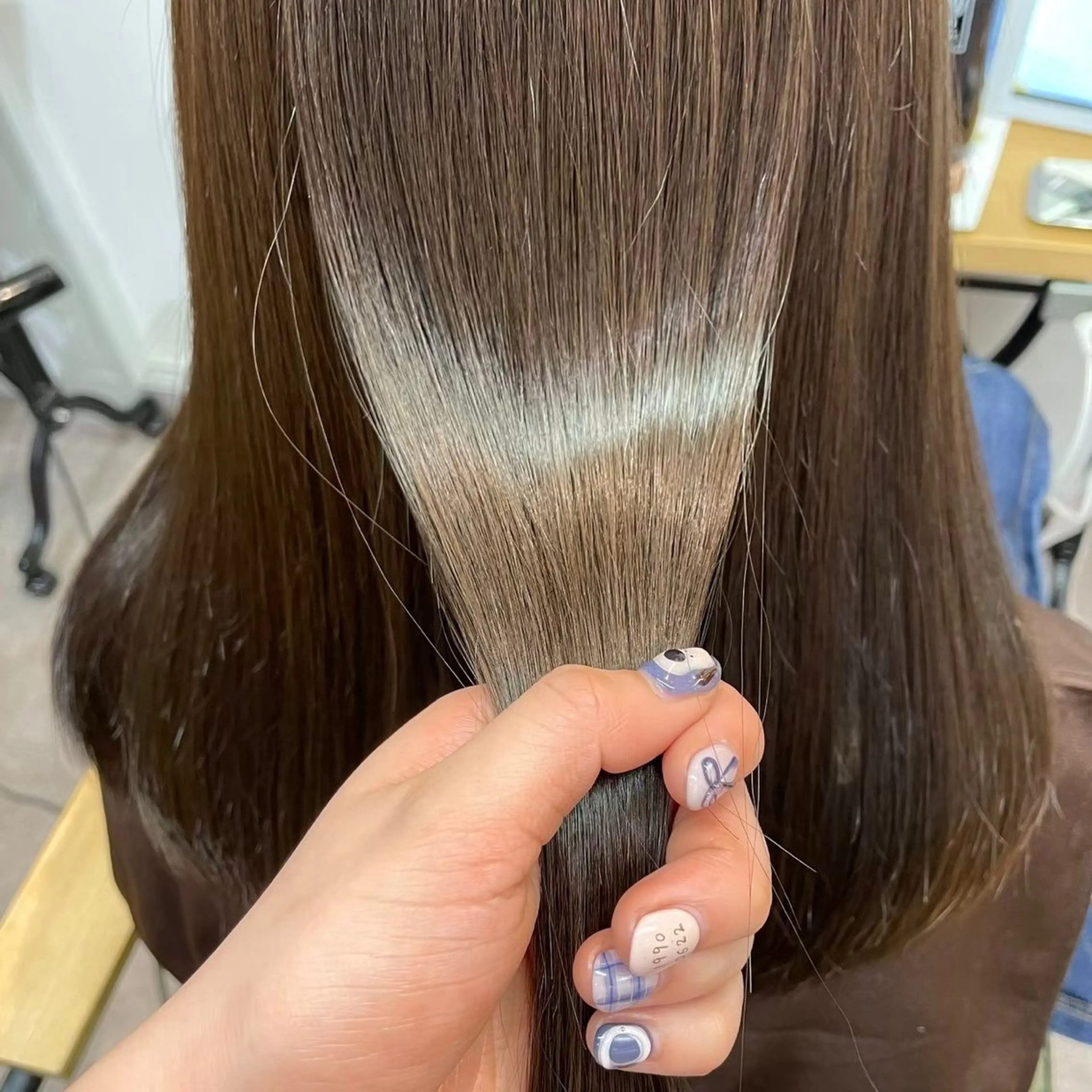 セミロング トリートメント ☀️個性派/横浜パ ーマ/暖色/ミミのヘアスタイル