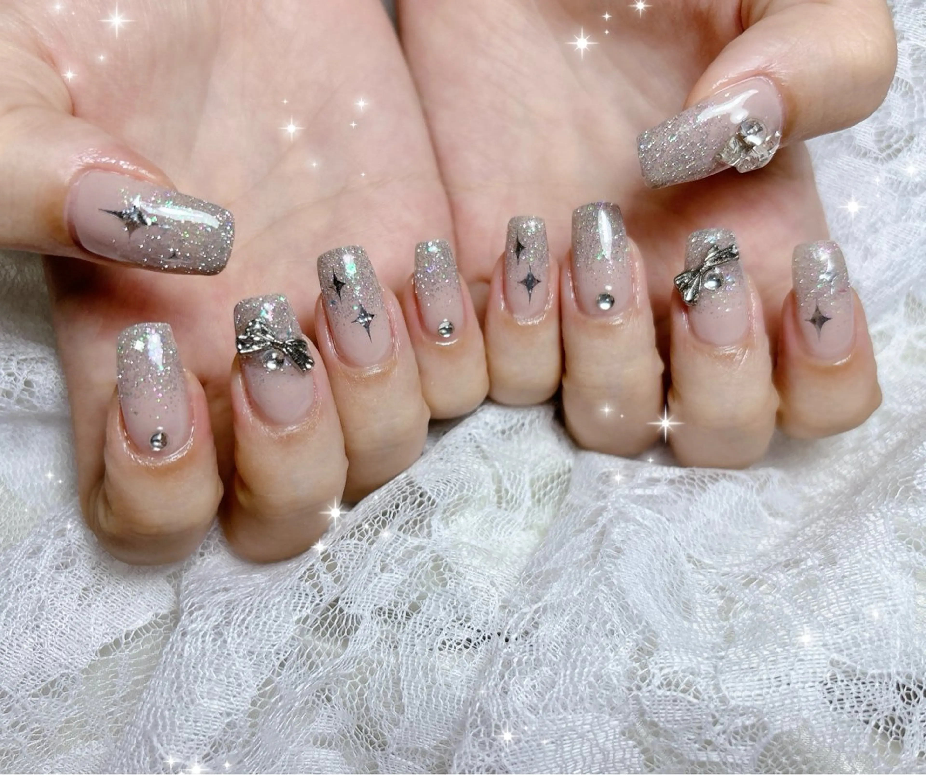 ネイル フラッシュネイル グラデーション シルバー ハンドネイル FLARE NAIL フレアネイルのネイルデザイン