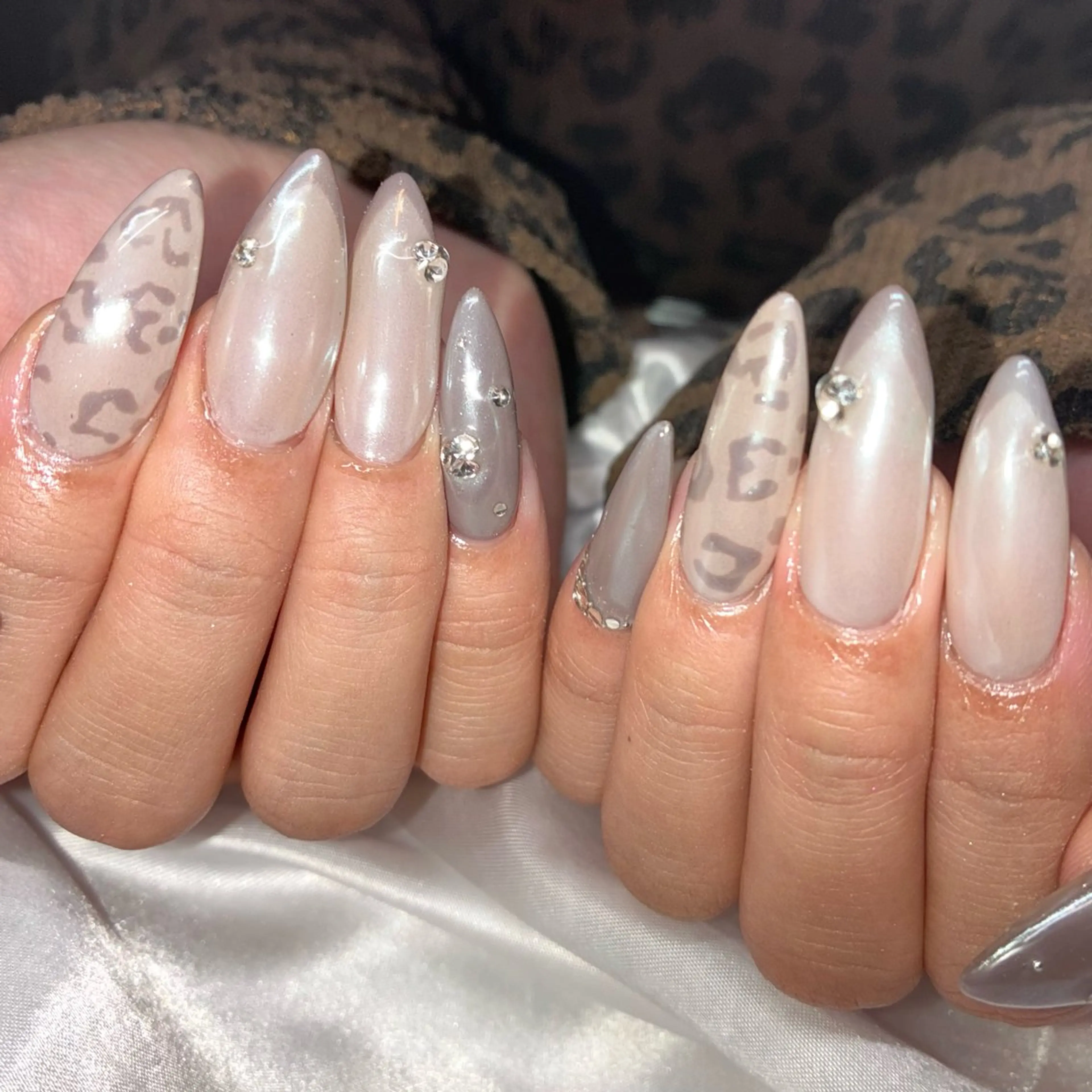 ネイル オーロラネイル ハンドネイル Nail ヌシん家 AKANEのネイルデザイン