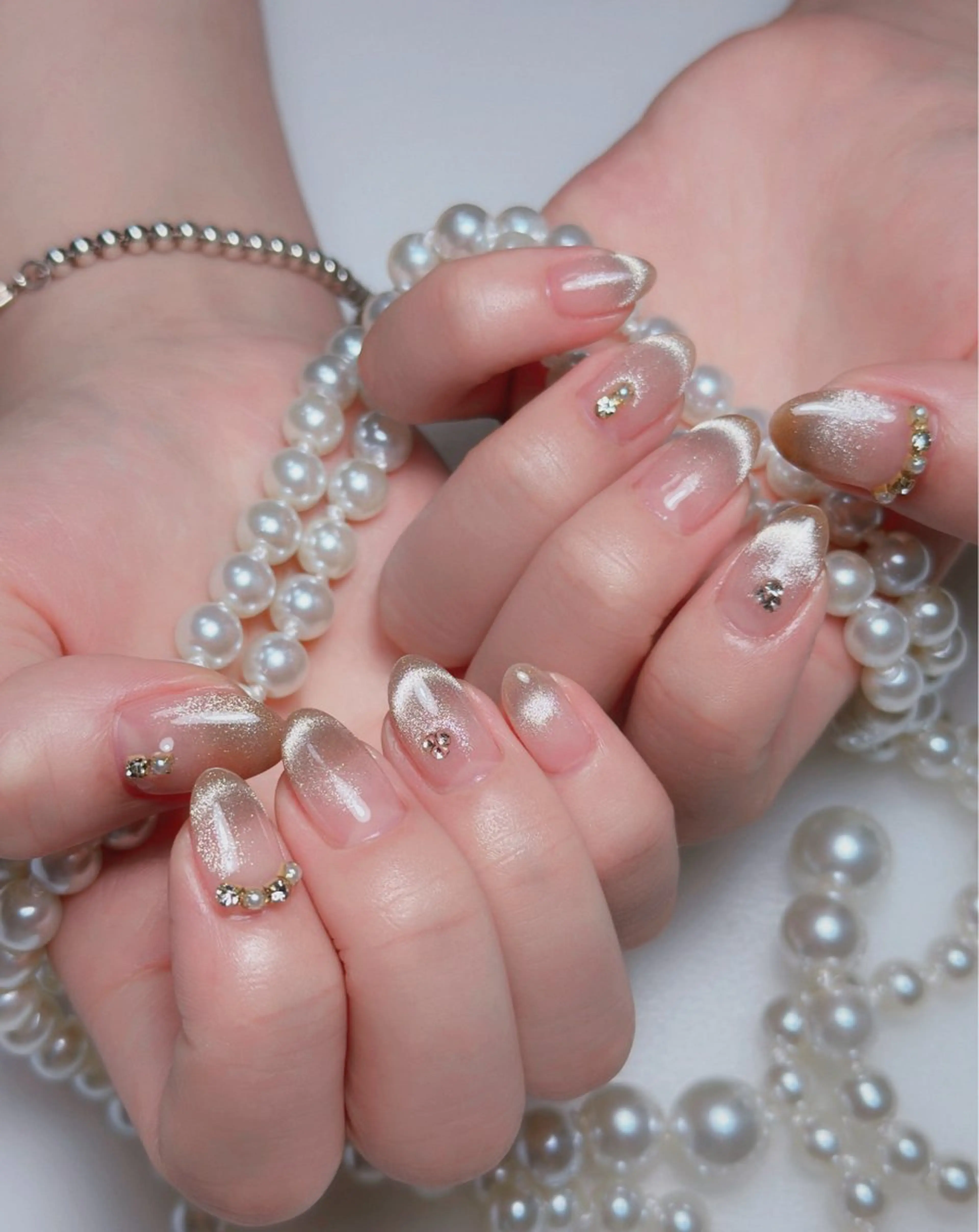 ネイル オーロラネイル 長さ出し フットネイル ラメ(グリッター) ラメグラデーション ハンドネイル 👍thumbs up nail👍のネイルデザイン