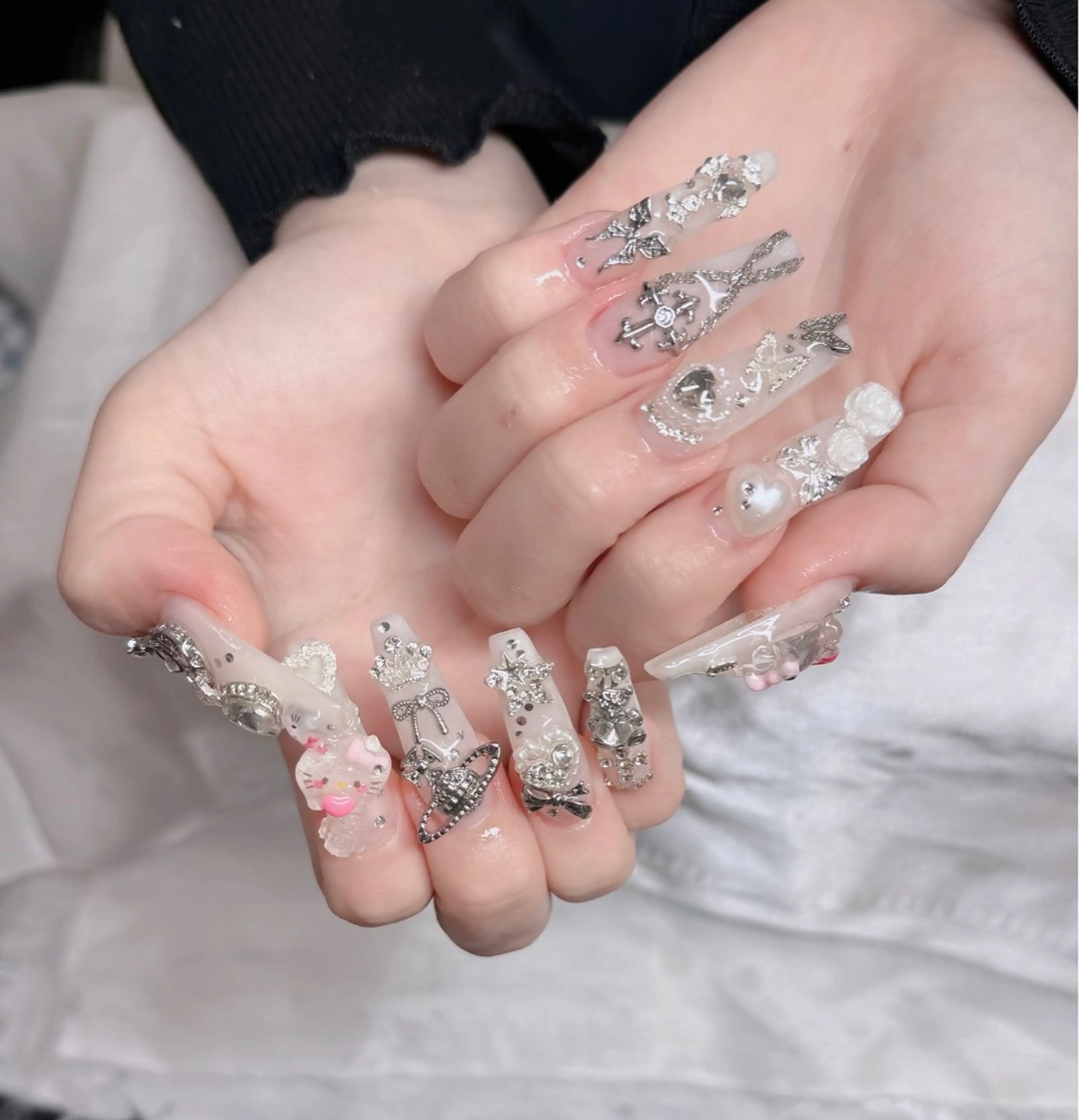 ネイル オーロラネイル フレンチネイル ジェルネイル ハロウィン キラキラネイル H.baby Nail Salonのネイルデザイン