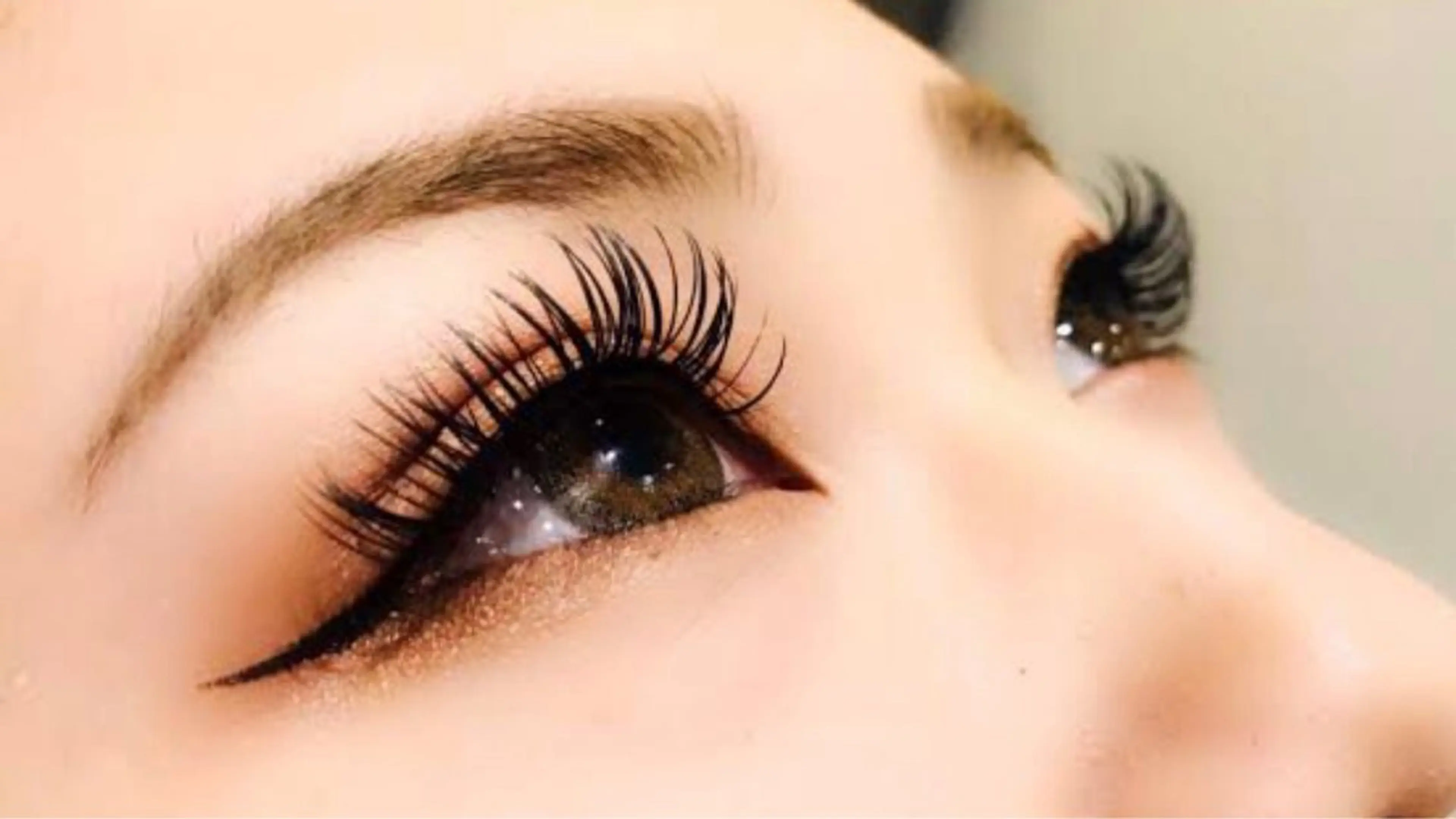 マツエク・マツパ バインドロック フラットラッシュ SINCERELY シンシアリー🌈のネイルデザイン