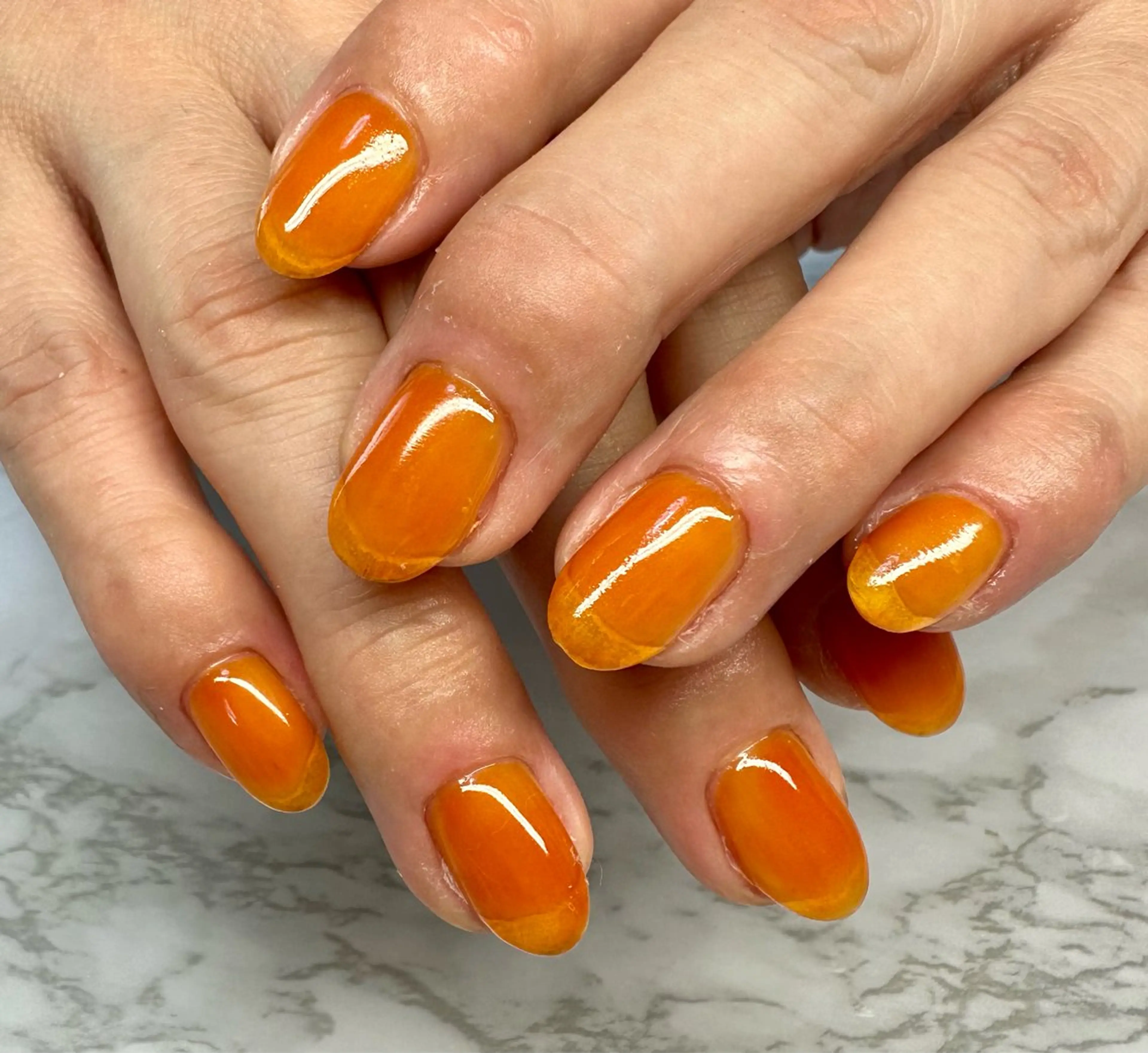 ネイル オーロラネイル ニュアンスネイル ワンカラーネイル 夏ネイル ハンドネイル M.N_ nailのネイルデザイン