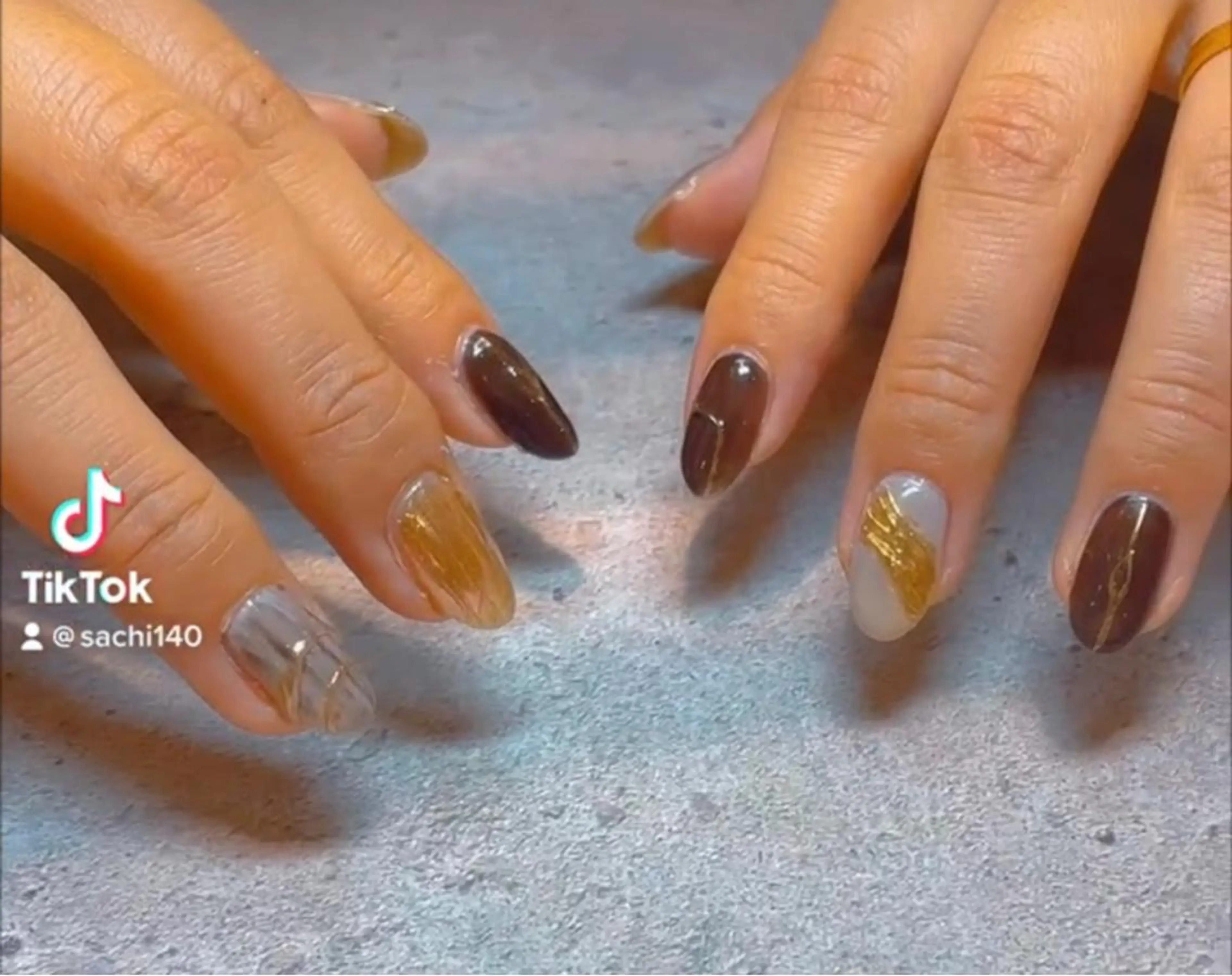 ネイル マグネットネイル ミラーネイル 持ち込み ニュアンスネイル SINCERELY シンシアリー🌈のネイルデザイン