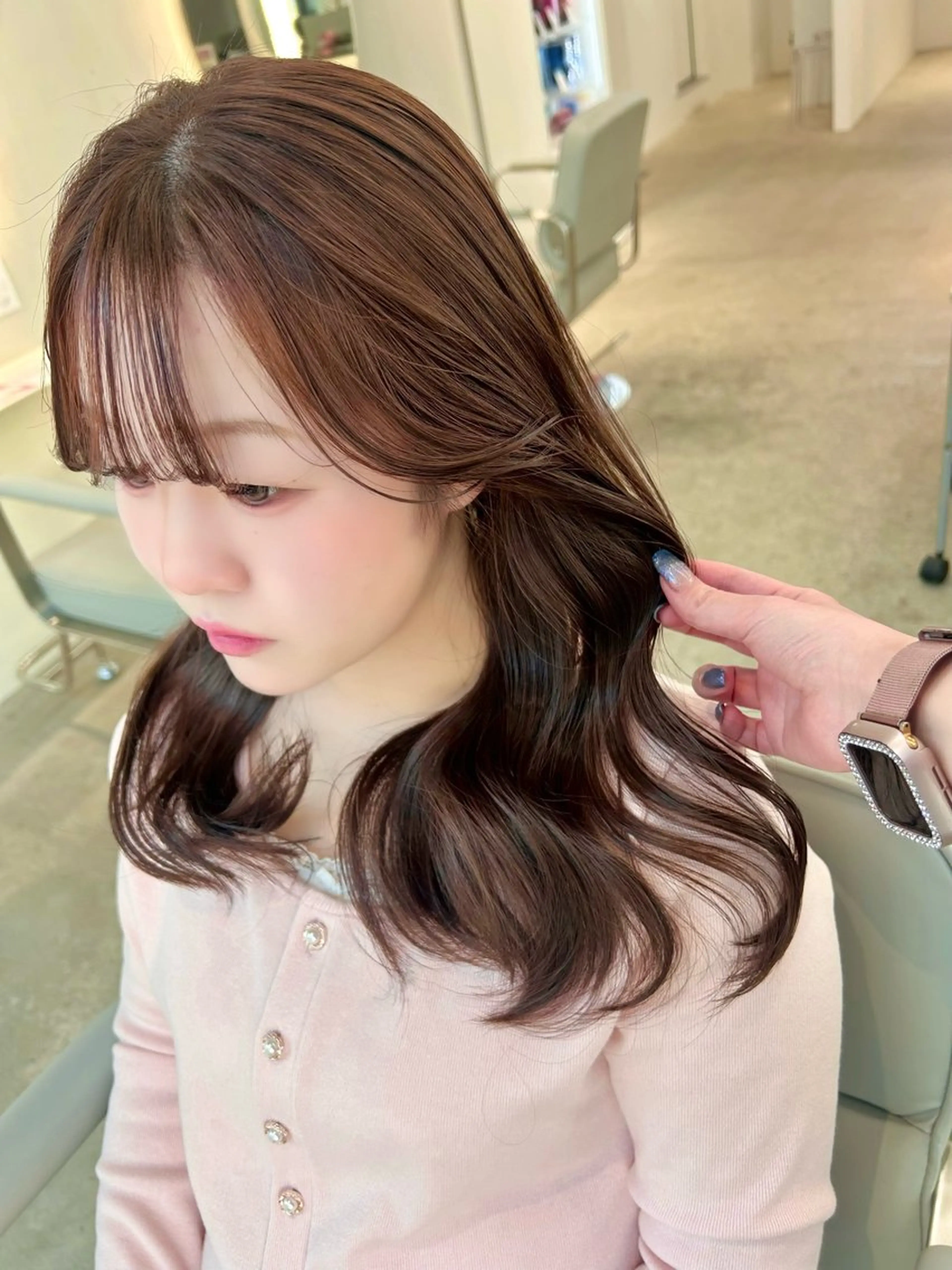 セミロング カラー ベージュカラー ブリーチ ブリーチなしカラー ピンクカラー ピンクベージュ 透明感×艶髪/ 韓国レイヤー／MIOのヘアスタイル