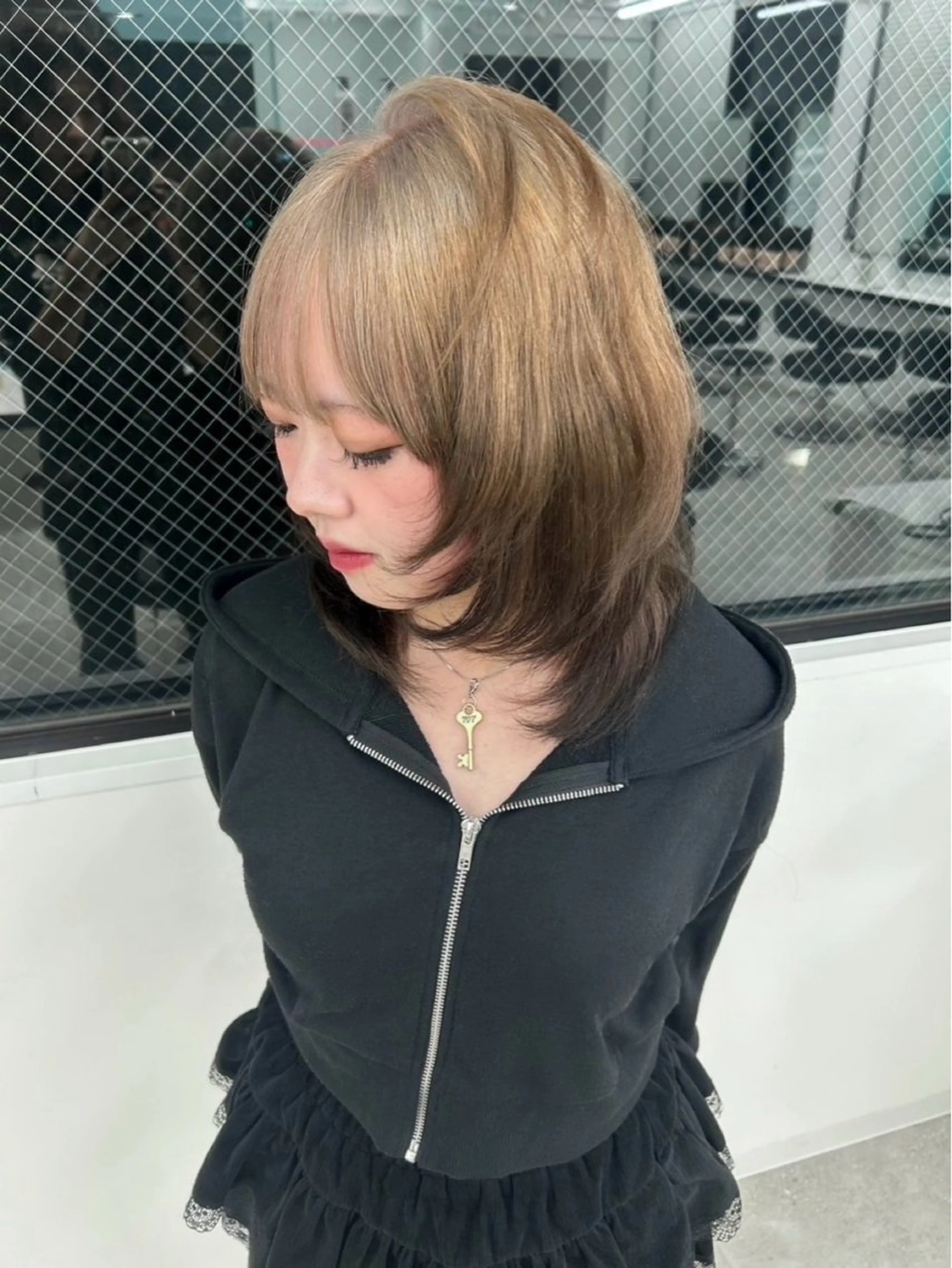 ロング カラー ヘアカラー 履歴修正屋さん／ ブロンド／ホワイトのヘアスタイル