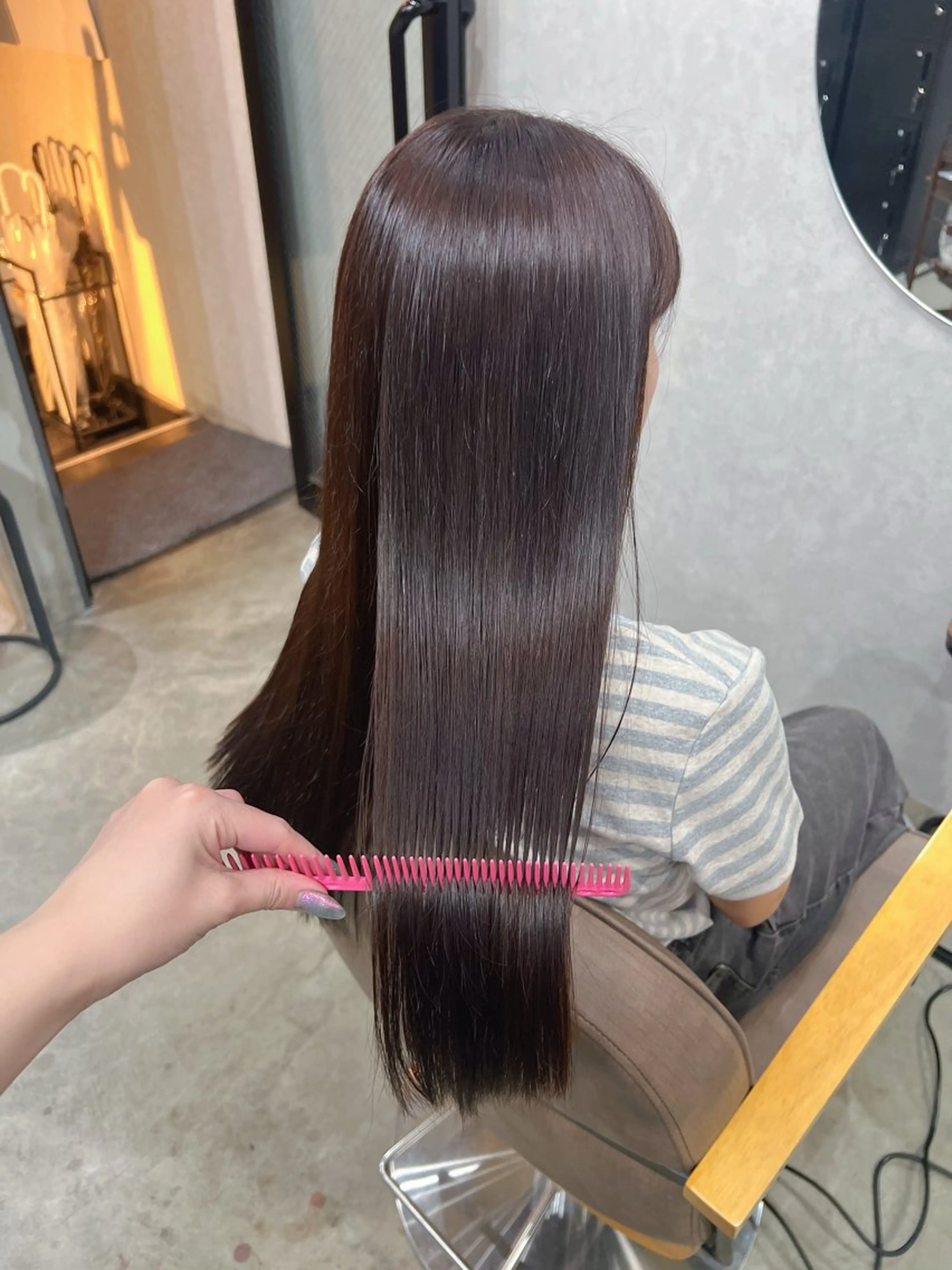 セミロング カラー セミロングパーマ ベージュカラー ブリーチ ブラウンカラー ケアブリーチ ヘアカラー YUI ハイトーンカラーのヘアスタイル