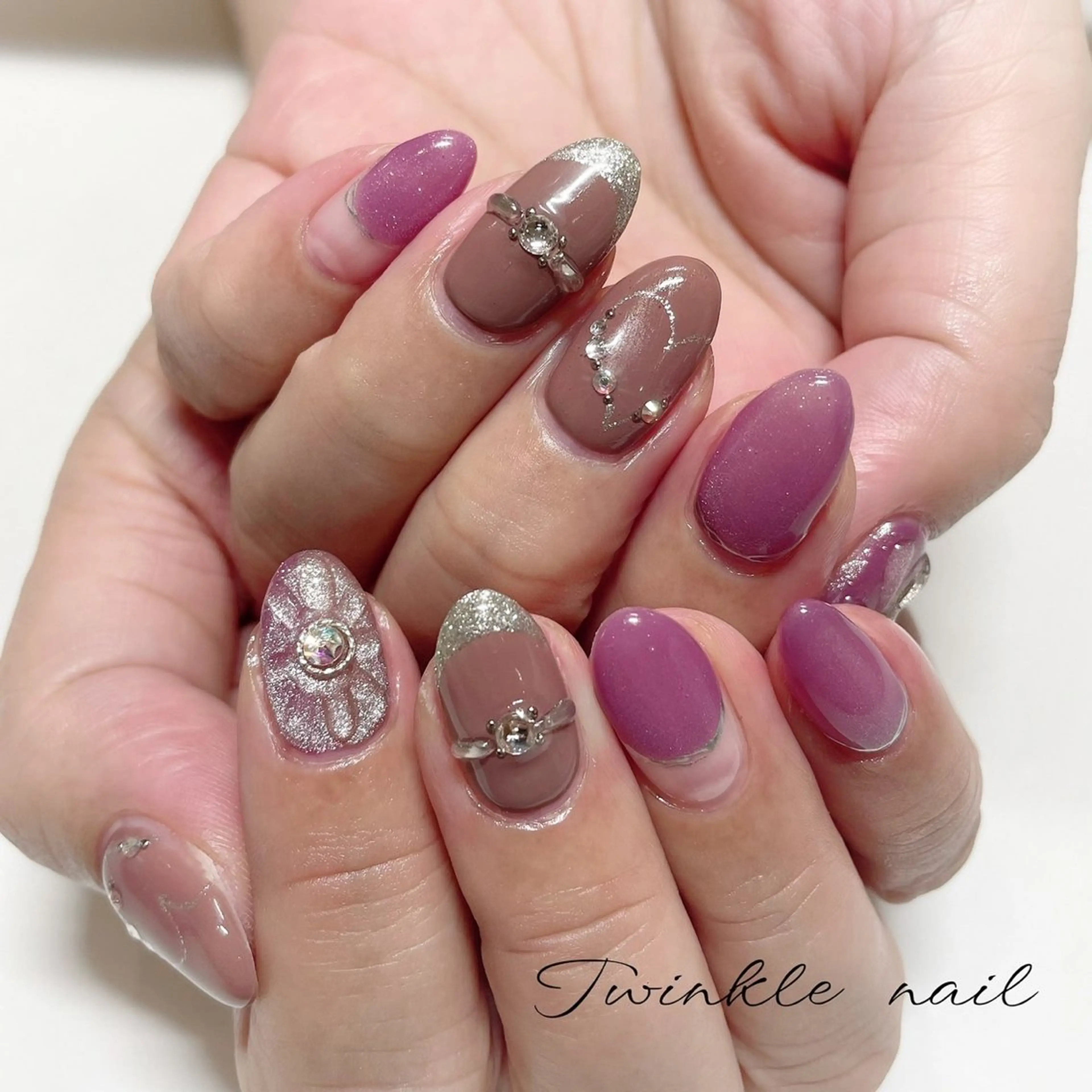 ネイル ハンドネイル ハンドケア 中井 綾香の眉毛・アイブロウイメージ