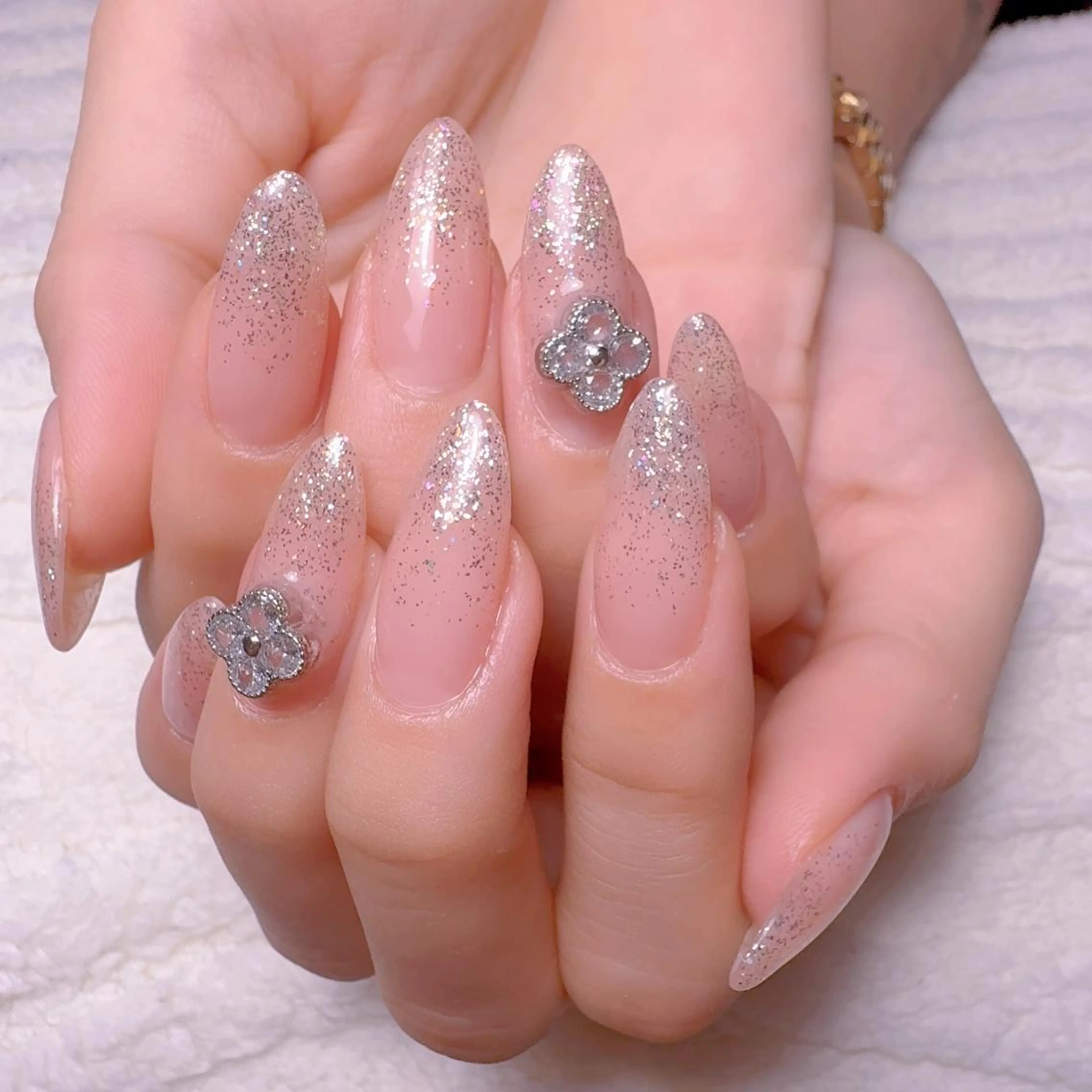 ネイル ラメ(グリッター) ラメグラデーション cat‘s nail🐈‍⬛のネイルデザイン