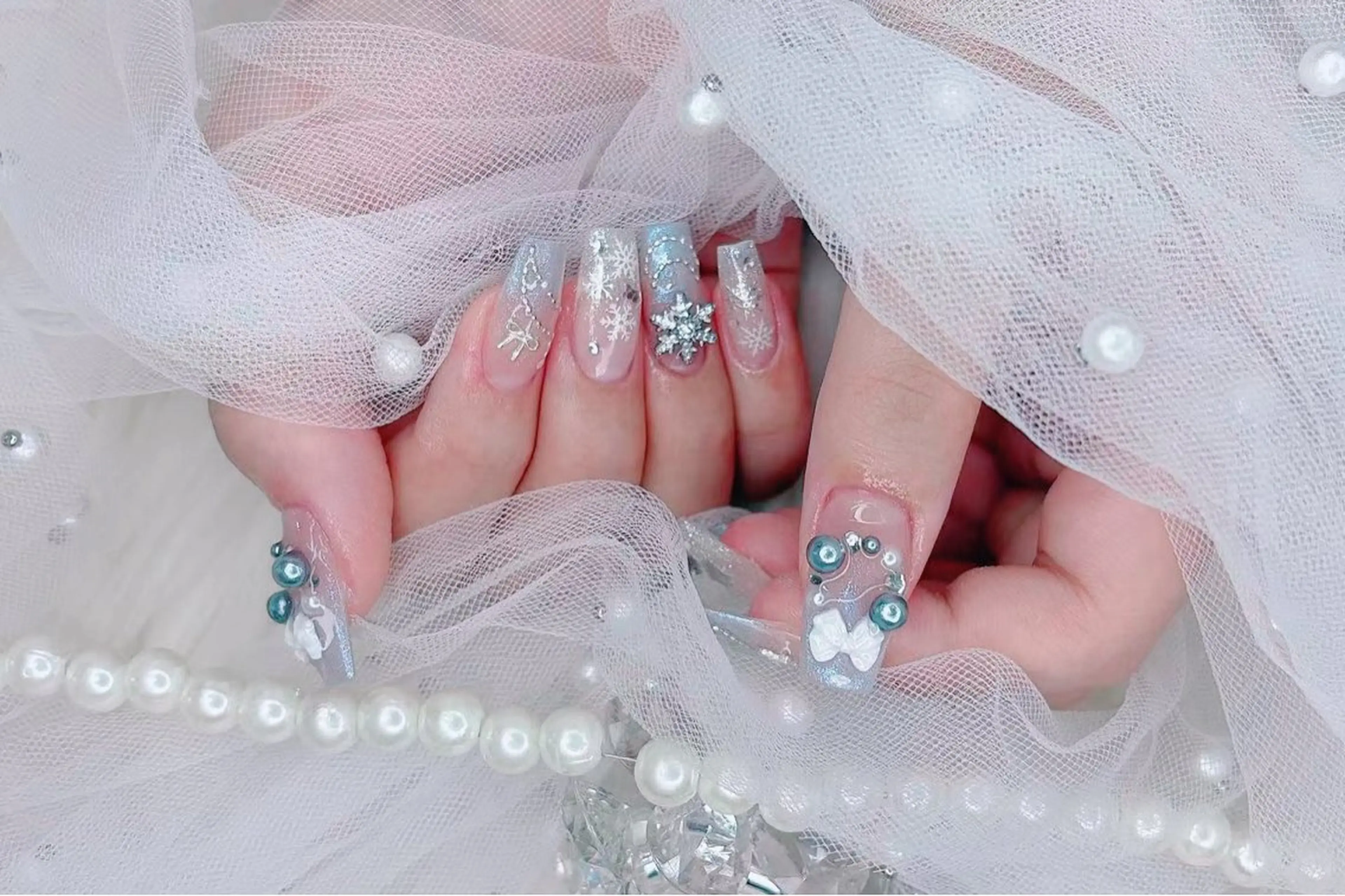 ネイル ハンドネイル フットネイル ハンドケア R salonのネイルデザイン