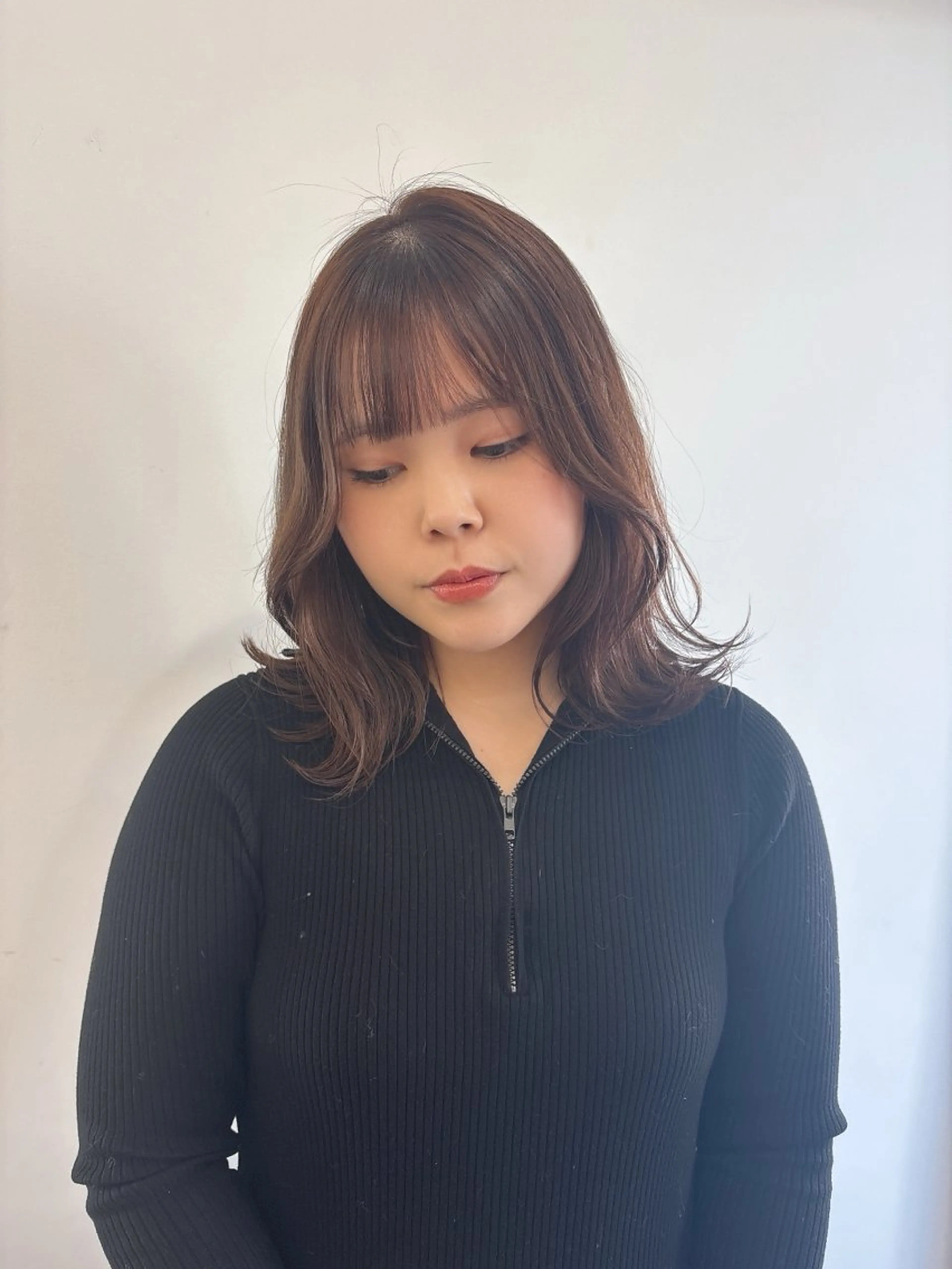 ミディアム カット ヘアカラー ミディアムレイヤー/ 艶カラーNorikaのヘアスタイル