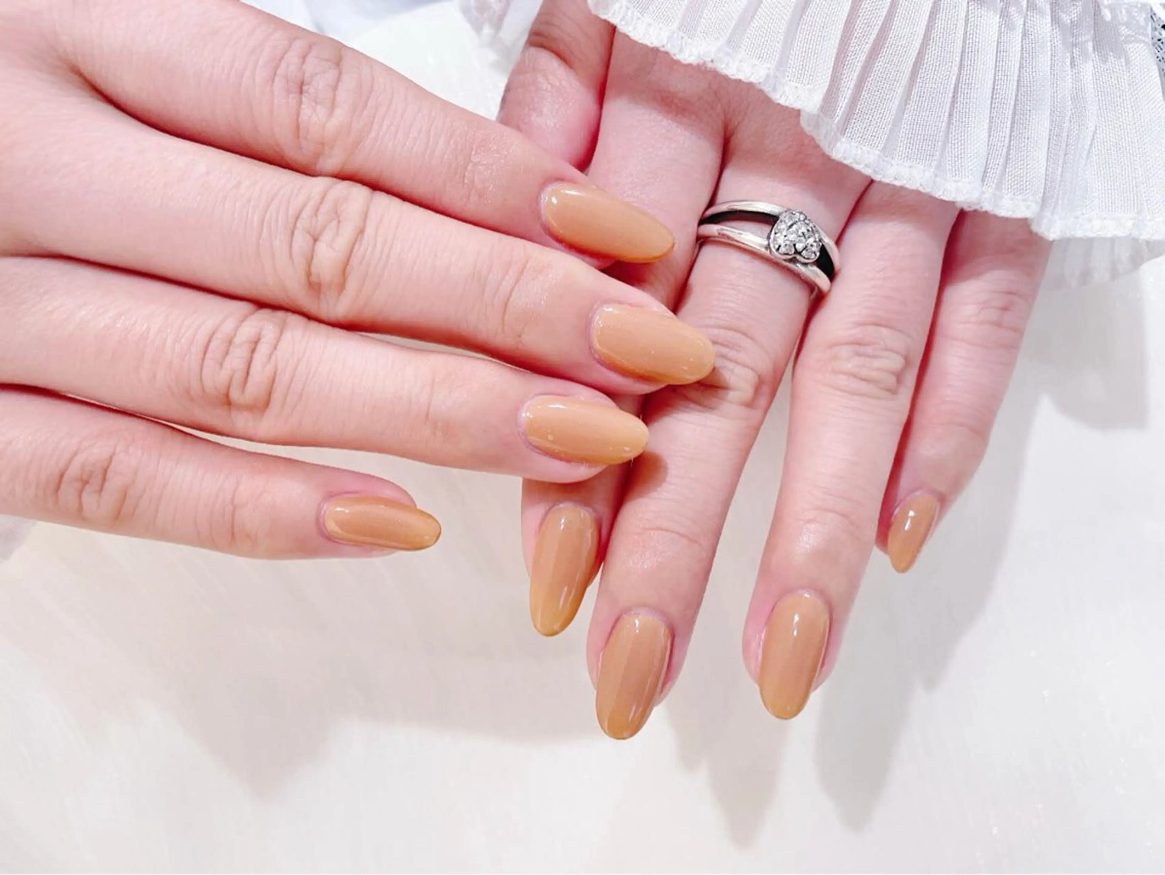 ネイル チークネイル 長さ出し フラワーネイル フレンチネイル ガーリー sun nail池袋 モデル募集のネイルデザイン