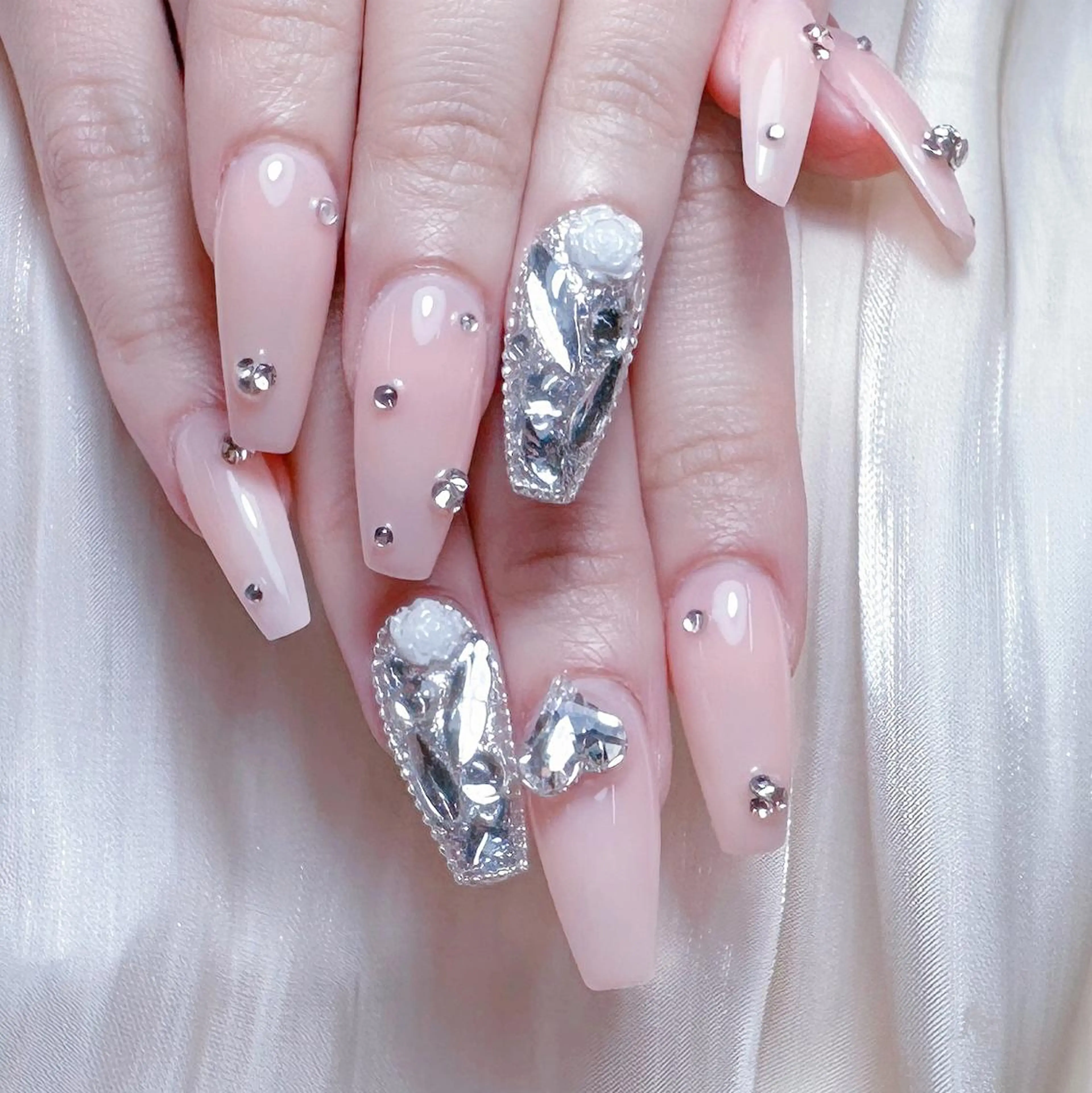 ネイル 定額デザインネイル queensのネイルデザイン