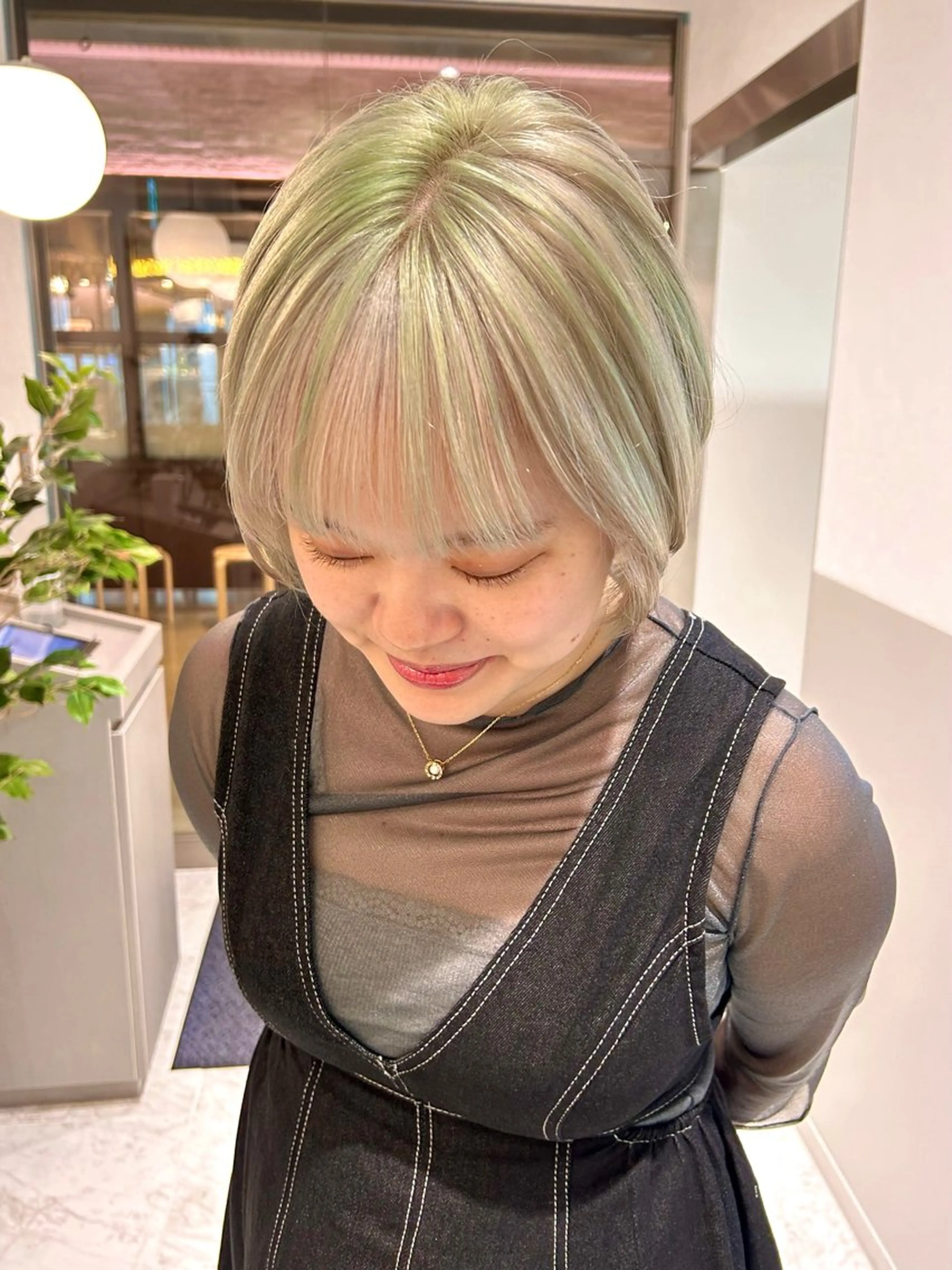 ショート カラー SALOWIN新宿三丁目 Frente店所属・薄田 珠美のヘアスタイル