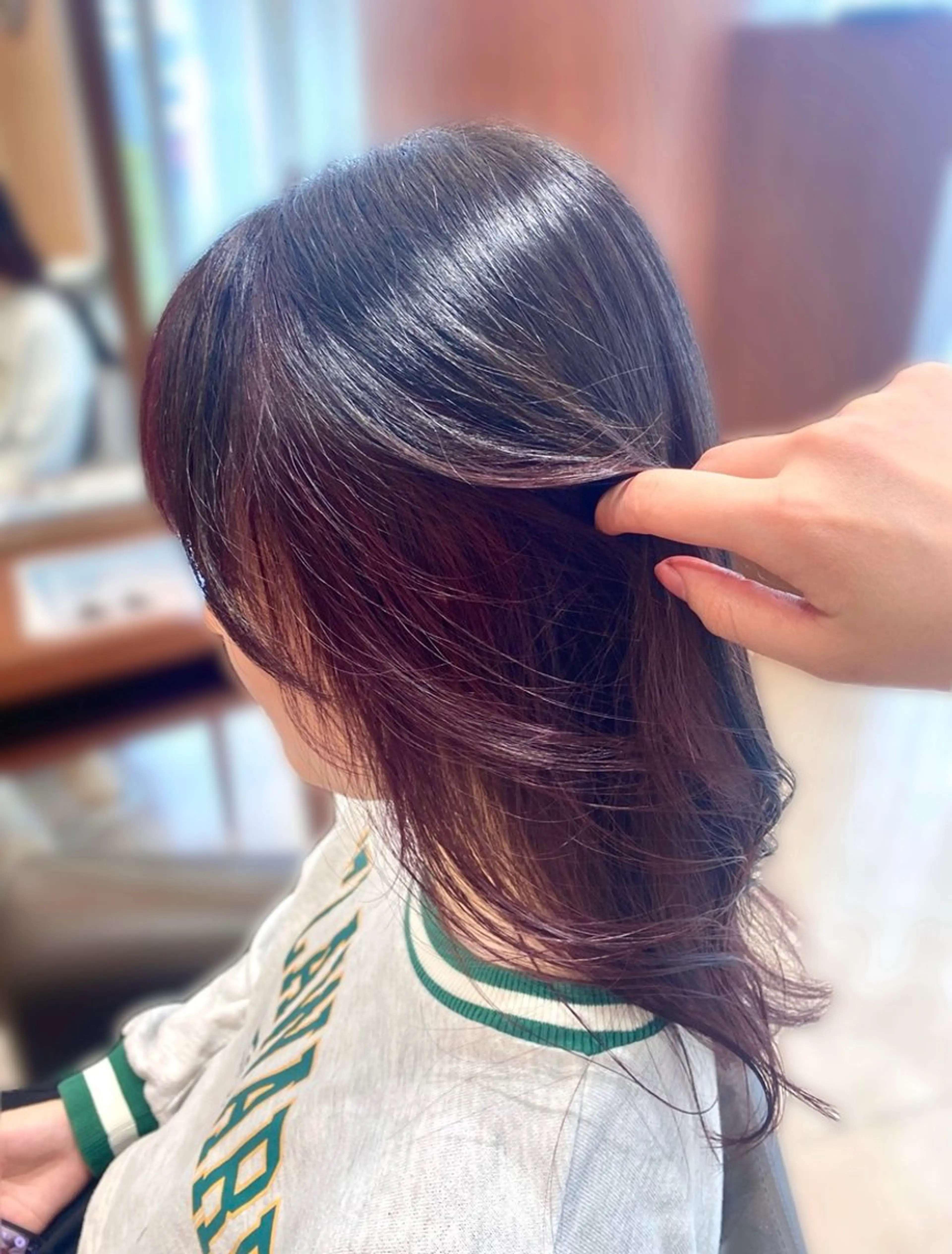 ロング カラー ピンクカラー ヘアカラー 鈴木 二依奈のヘアスタイル