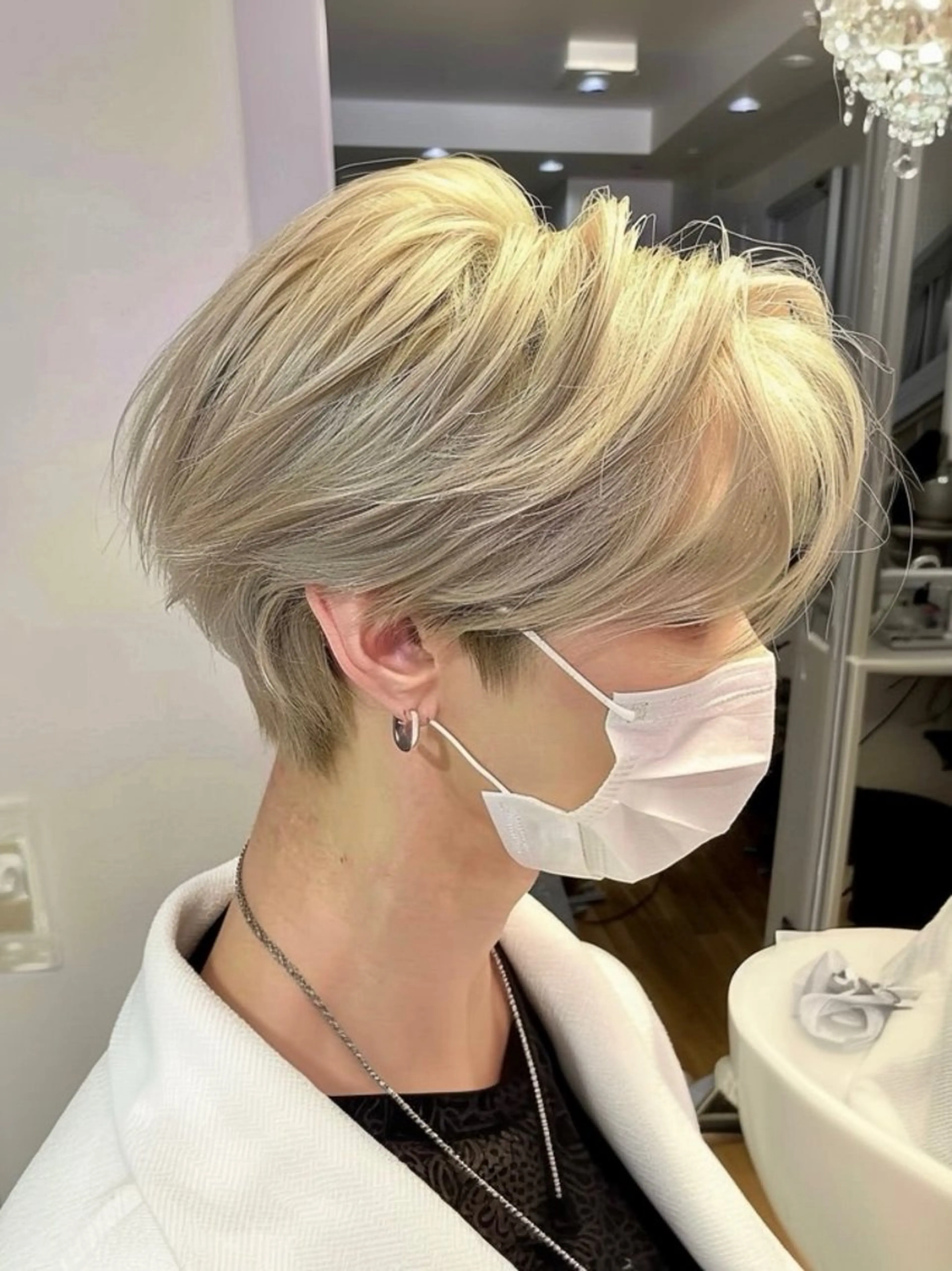 ミディアム ヘアカラー メンズハイトーン メンズバレイヤージュのヘアスタイル