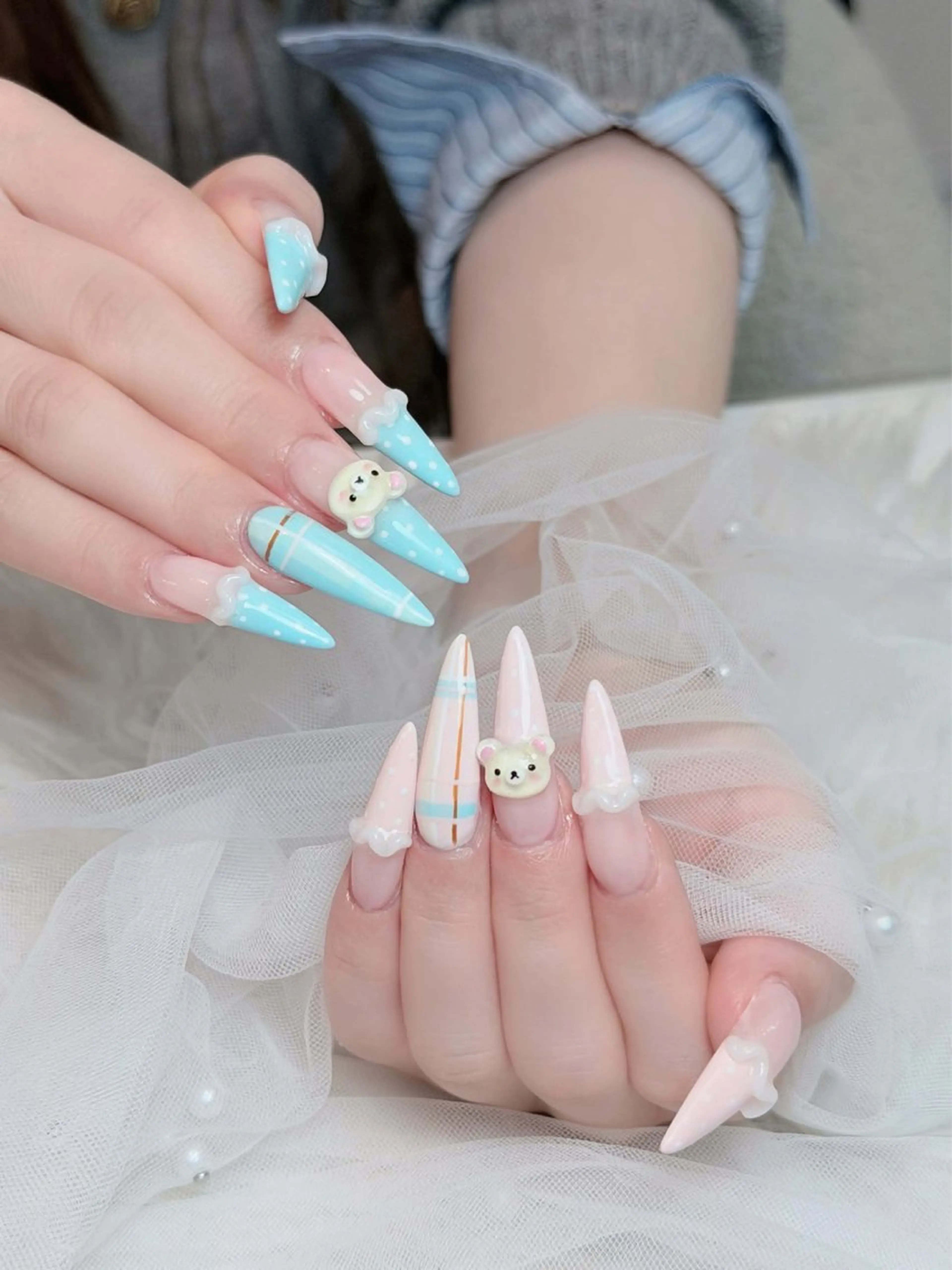 ネイル チークネイル ドット フレンチネイル グラデーション ハート ハンドネイル ハンドケア Eli Nails 新宿のネイルデザイン