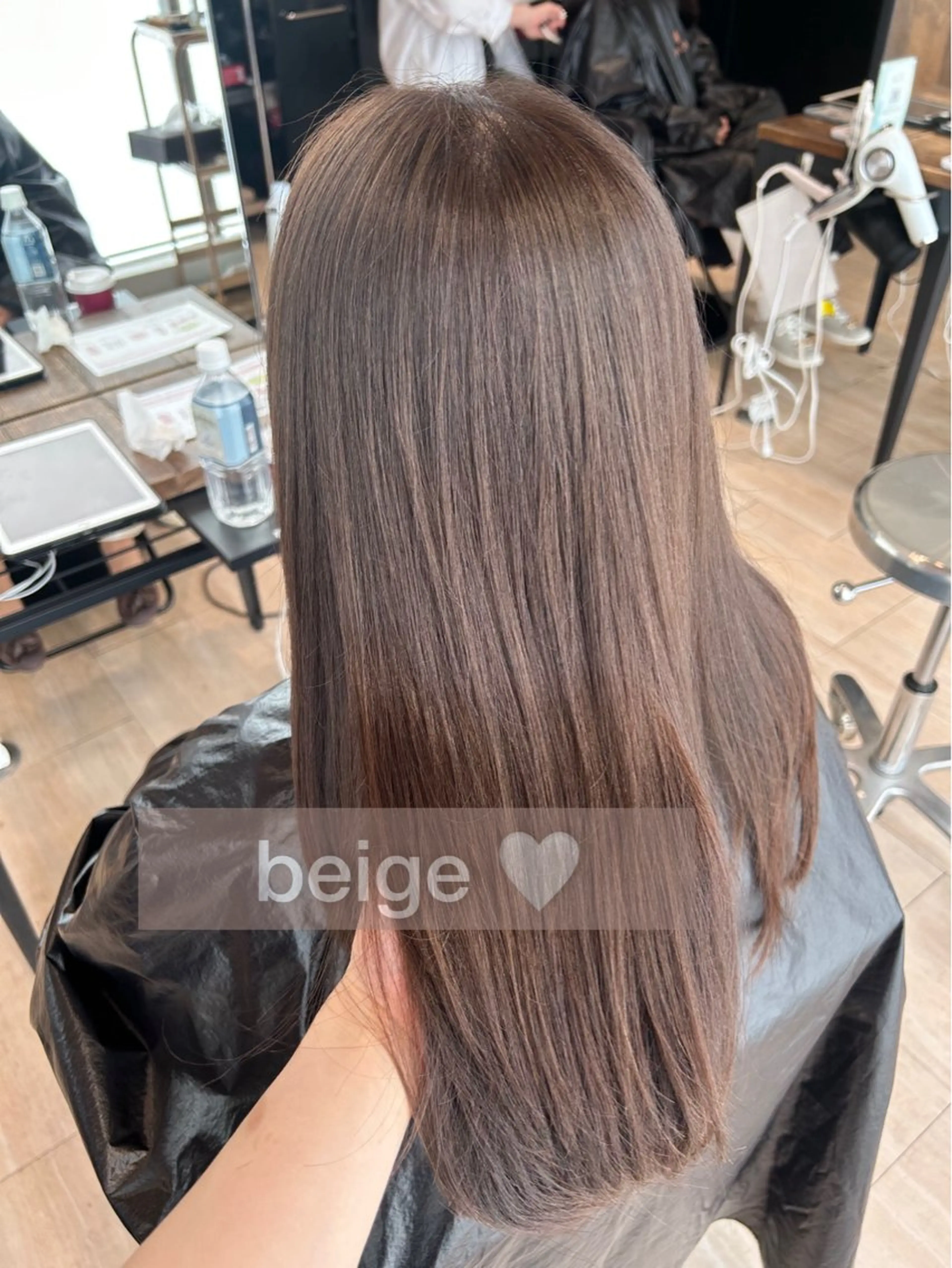 ロング カラー ベージュカラー 透明感カラー カット ヘアカラー トリートメント 🍼顔周りカット/ レイヤー/小川華奈のヘアスタイル