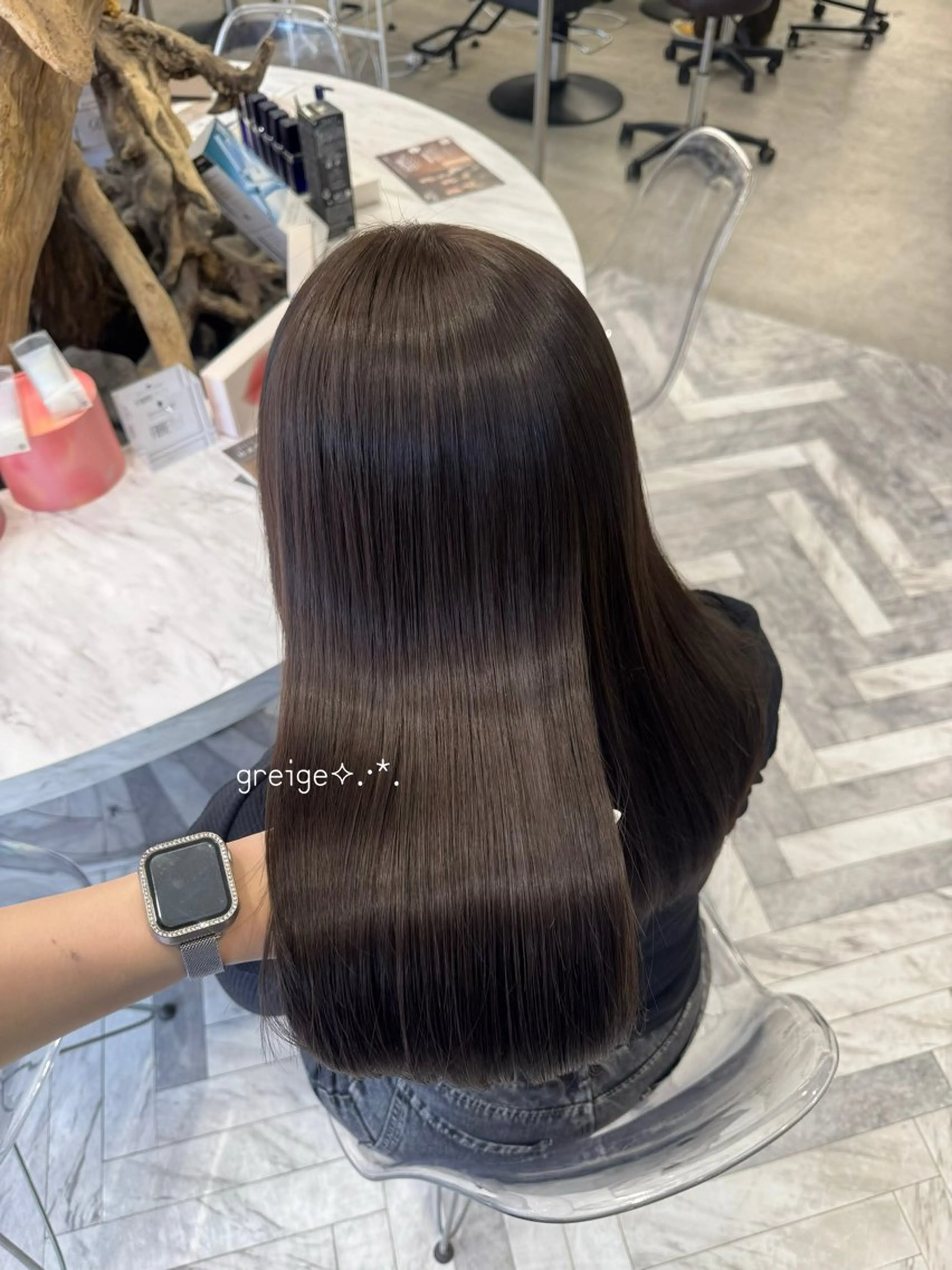 セミロング ヘアカラー 小原 有桜のヘアスタイル