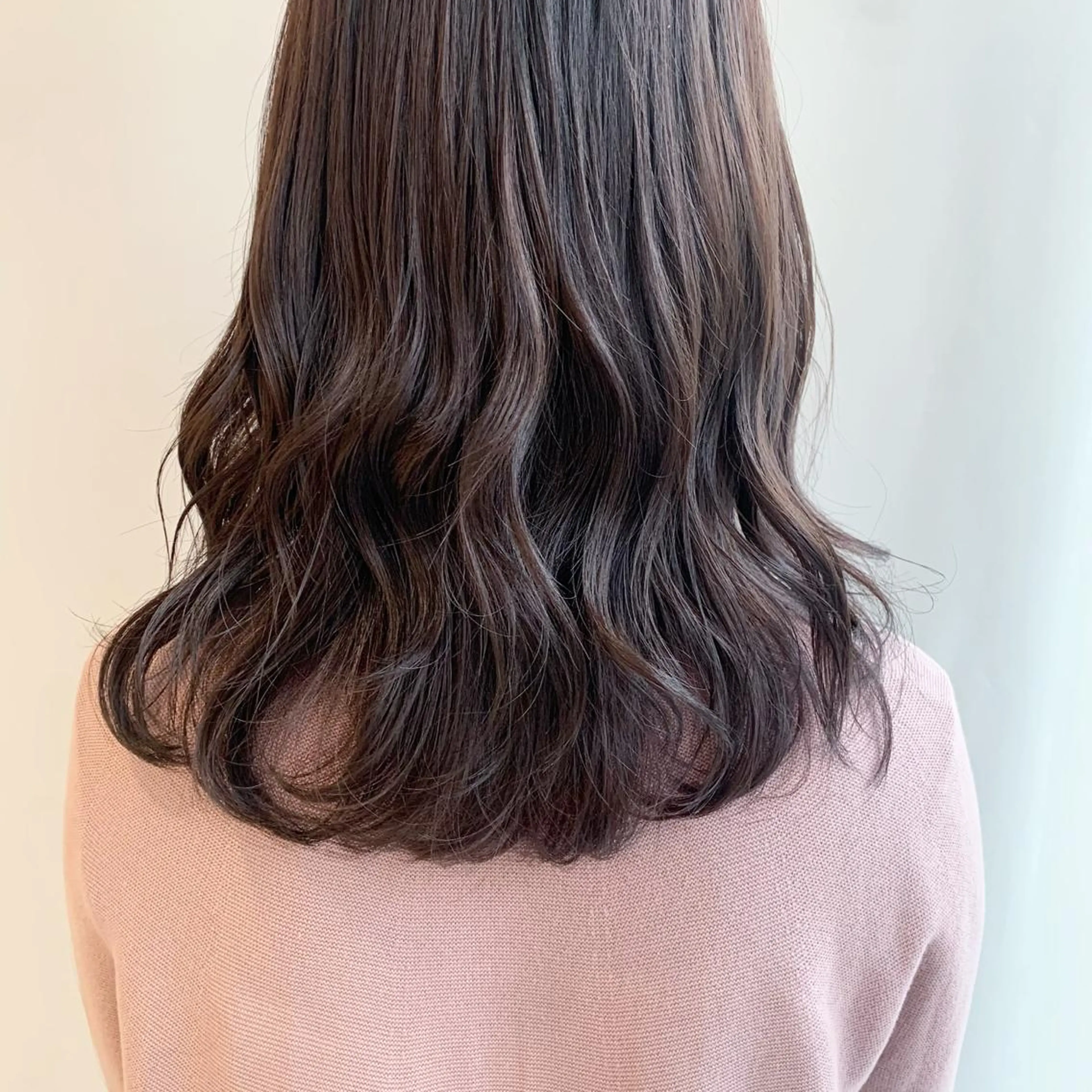 カラー 山口 莉奈のヘアスタイル