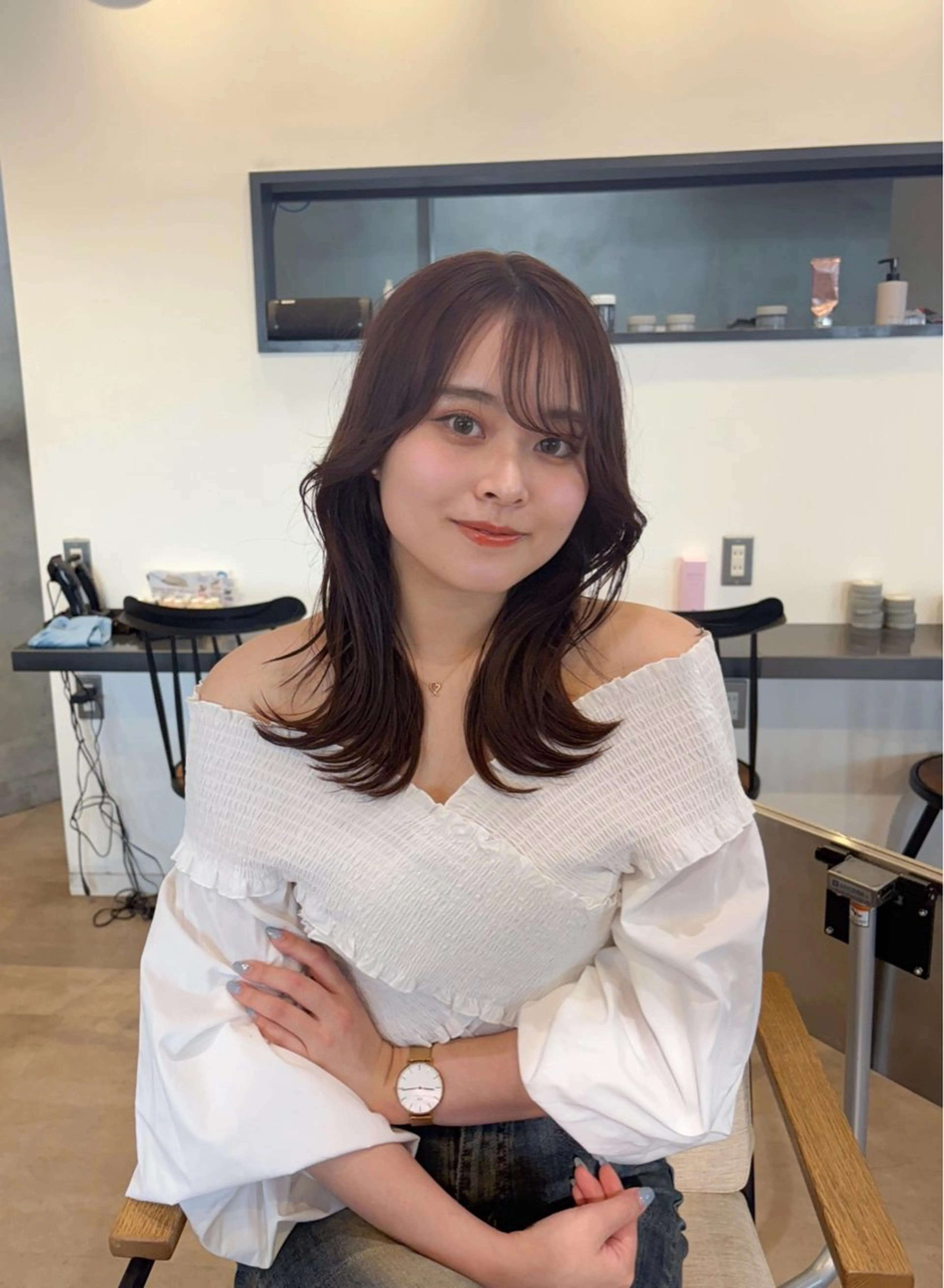 ミディアム カラー くびれヘア カット ヘアカラー ♠️暗髪レイヤー♠️ 中山唯斗のヘアスタイル