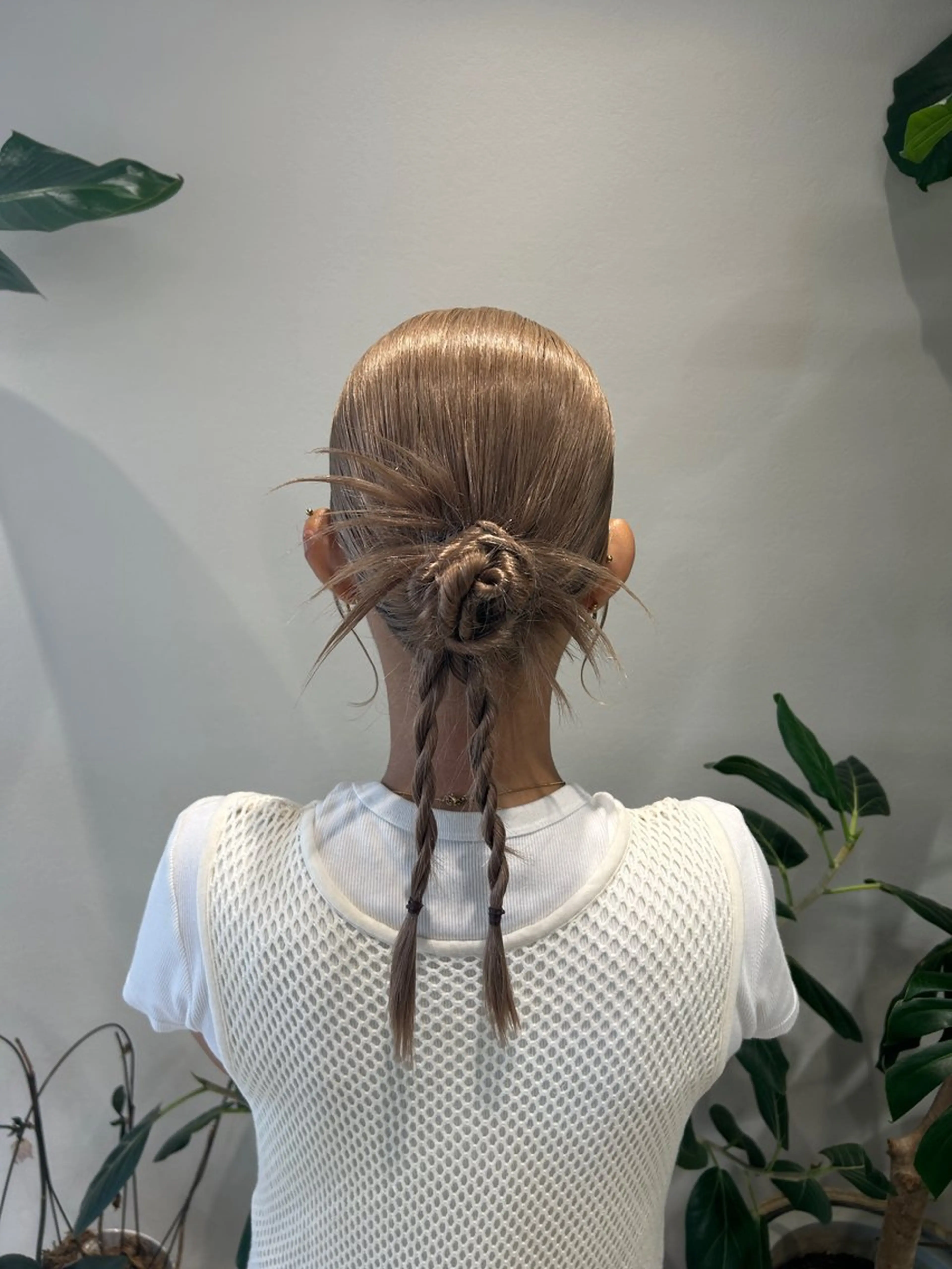 セミロング おくれ毛 小顔カット ヘアセット ハイトーン/エクステ /🎀YUINA🎀のヘアスタイル