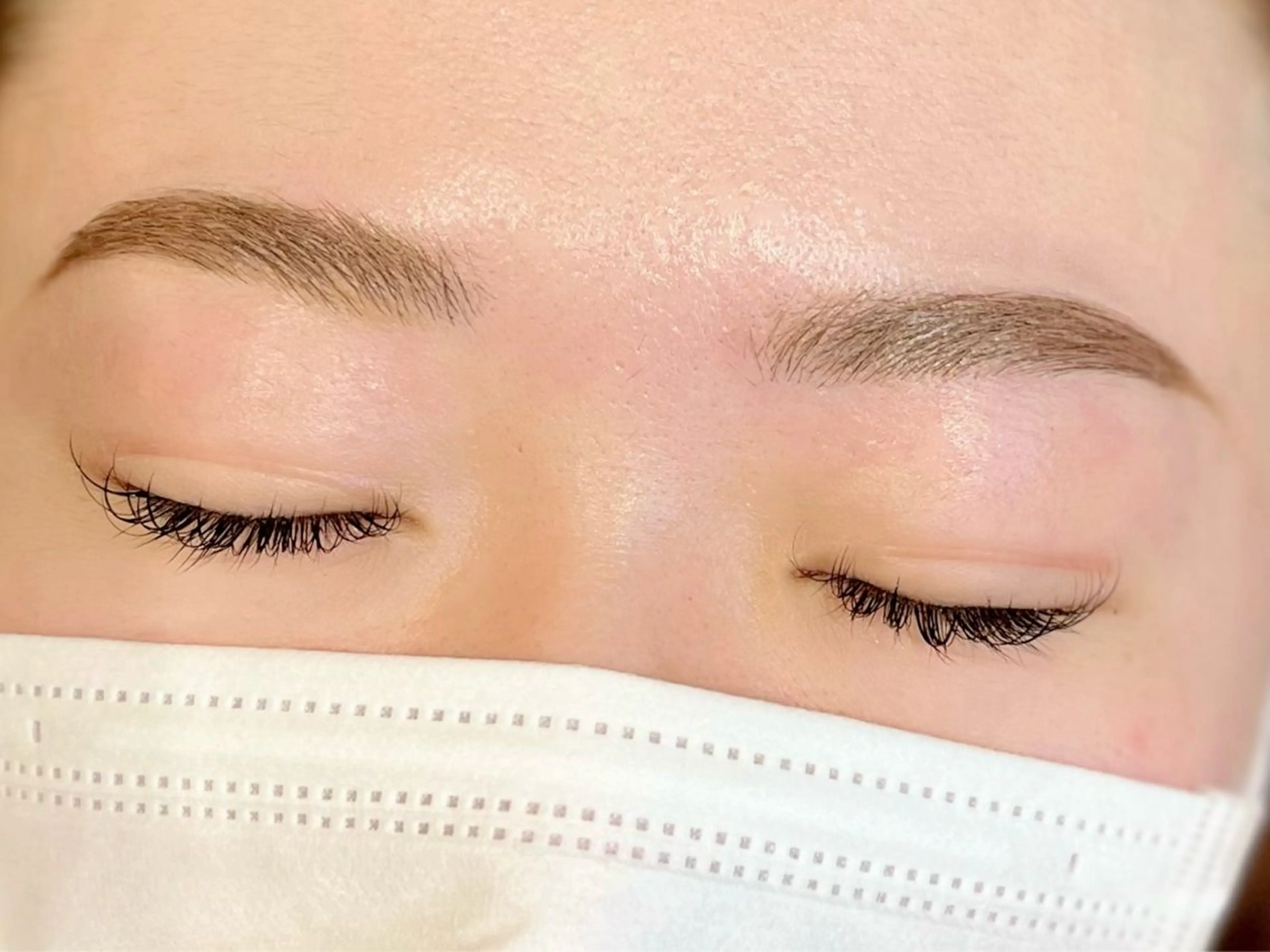 オーダーメイド眉毛(女性限定)の写真